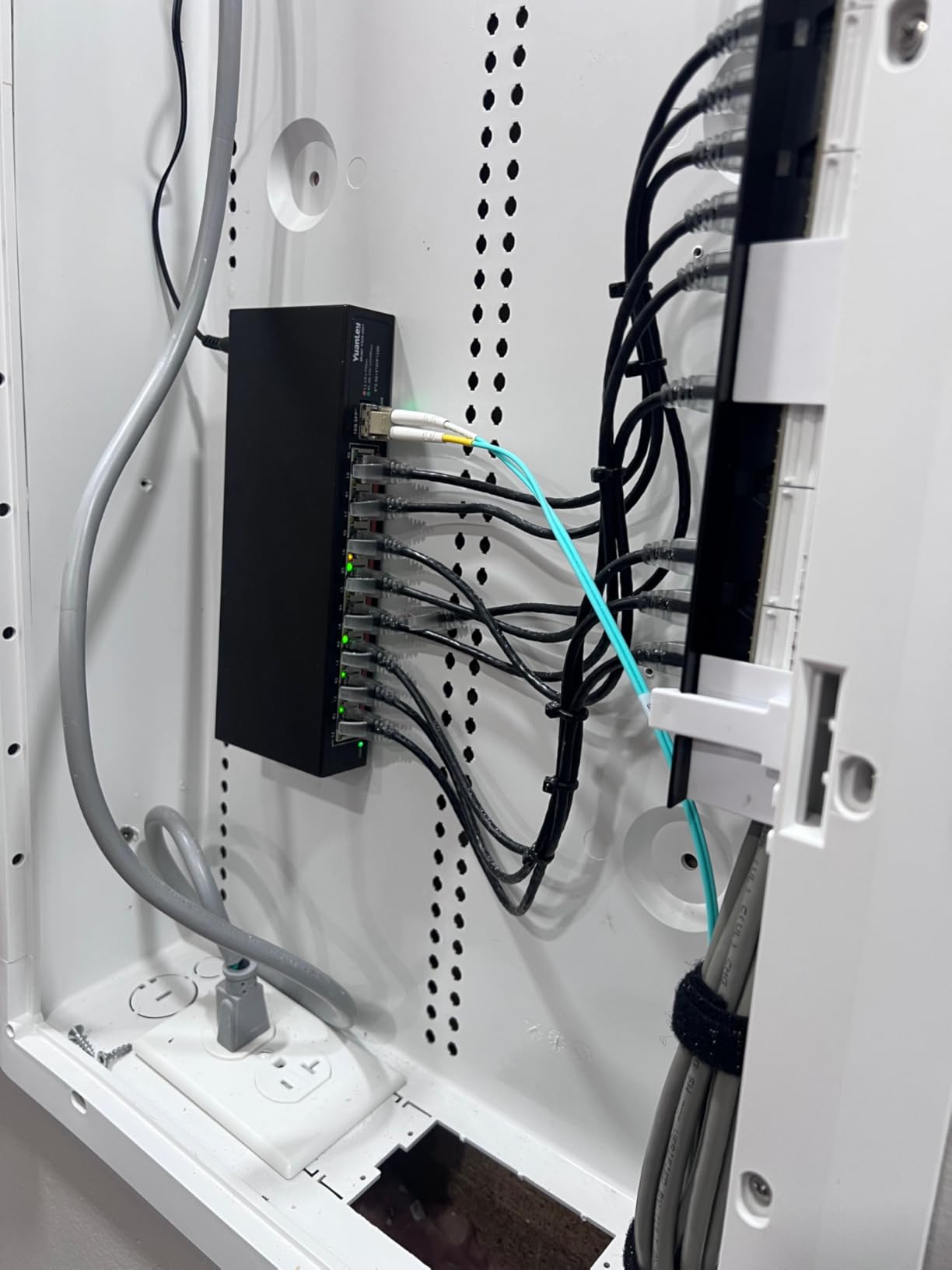 10Gtek Fiber Patch Cable - LC to LC OM3 10Gb/Gigabit Multi-Mode Jumper Duplex 50/125μm LSZH Fiber Optic Cord for SFP Transceiver, Aqua, 0.2-Meter(0.7ft) customer photo 2