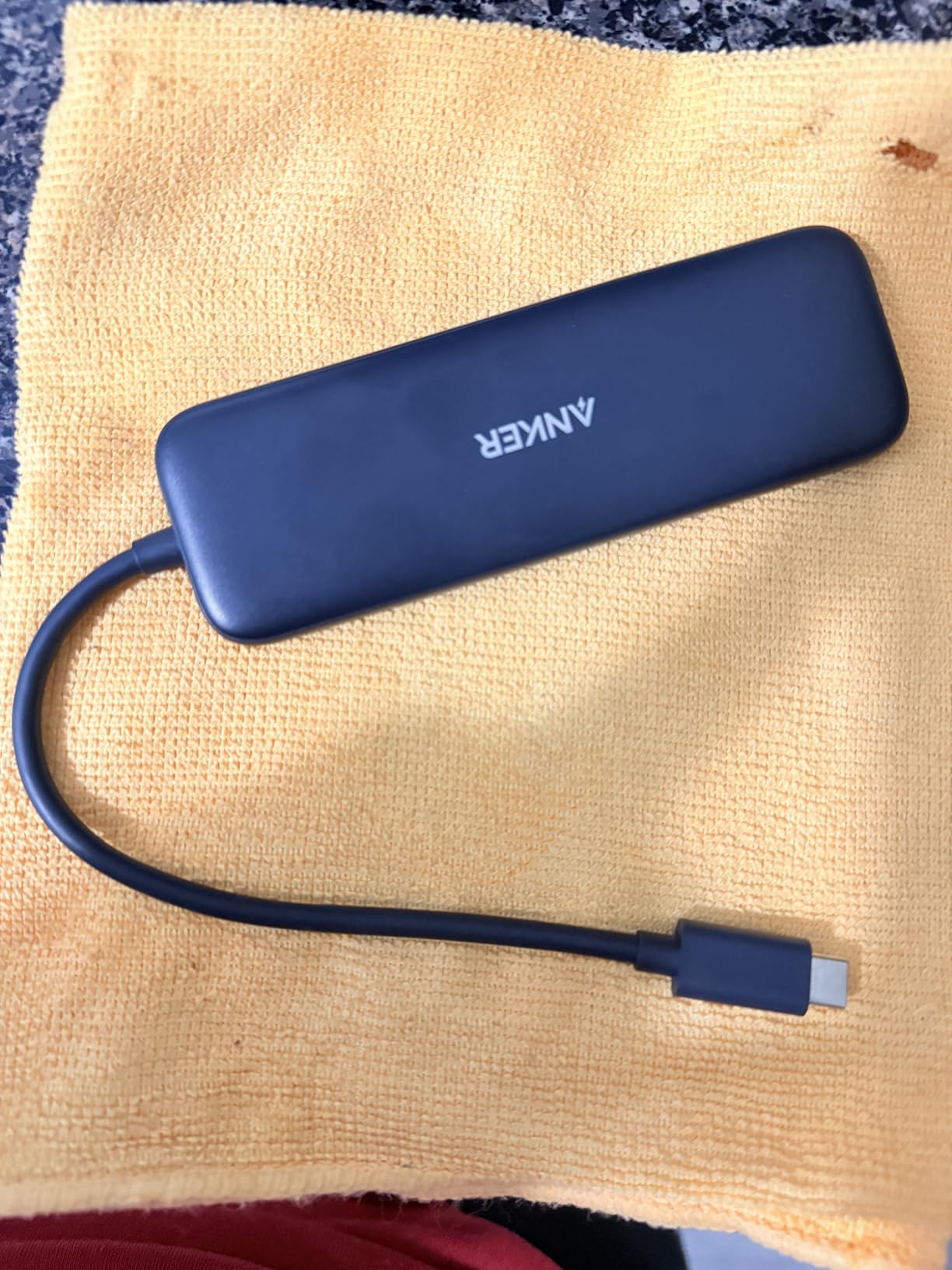 Anker USB C Hub, 5-in-1 USBC to HDMI Splitter with 4K Display, 1 x Powered USB-C 5Gbps & 2×Powered USB-A 3.0 5Gbps Data Ports for MacBook Pro, MacBook Air, Dell and More customer photo 1