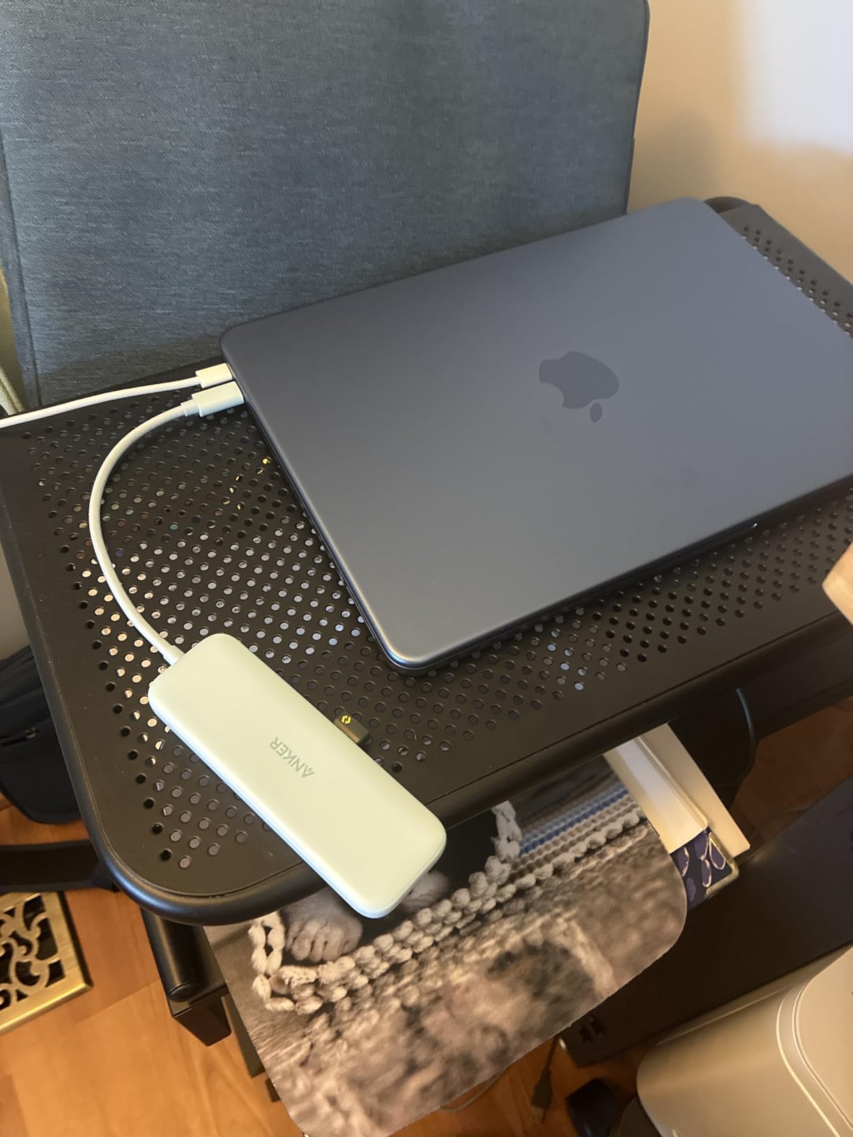 Anker USB C Hub, 5-in-1 USBC to HDMI Splitter with 4K Display, 1 x Powered USB-C 5Gbps & 2×Powered USB-A 3.0 5Gbps Data Ports for MacBook Pro, MacBook Air, Dell and More customer photo 2