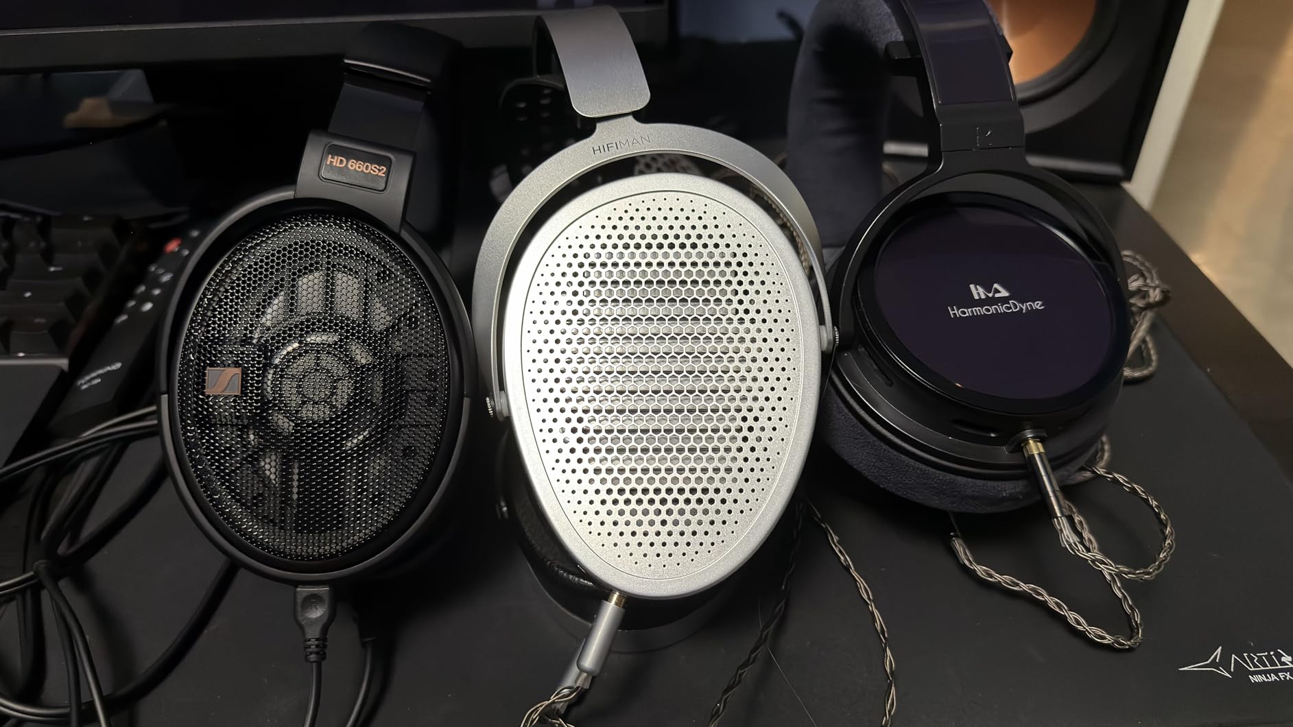Sennheiser HD 660S2 - Audiophile Open-Back Over Ear Headphones with Deep Bass Extension and Refined Acoustic Performance, Over-Ear Headphones for PC, Music, Gaming, Podcasts, Premium Black customer photo 2