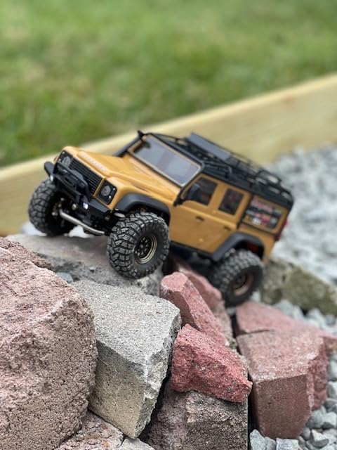 Traxxas TRX-4M 4X4 Crawler with Land Rover Defender Body 1/18 Scale customer photo 2