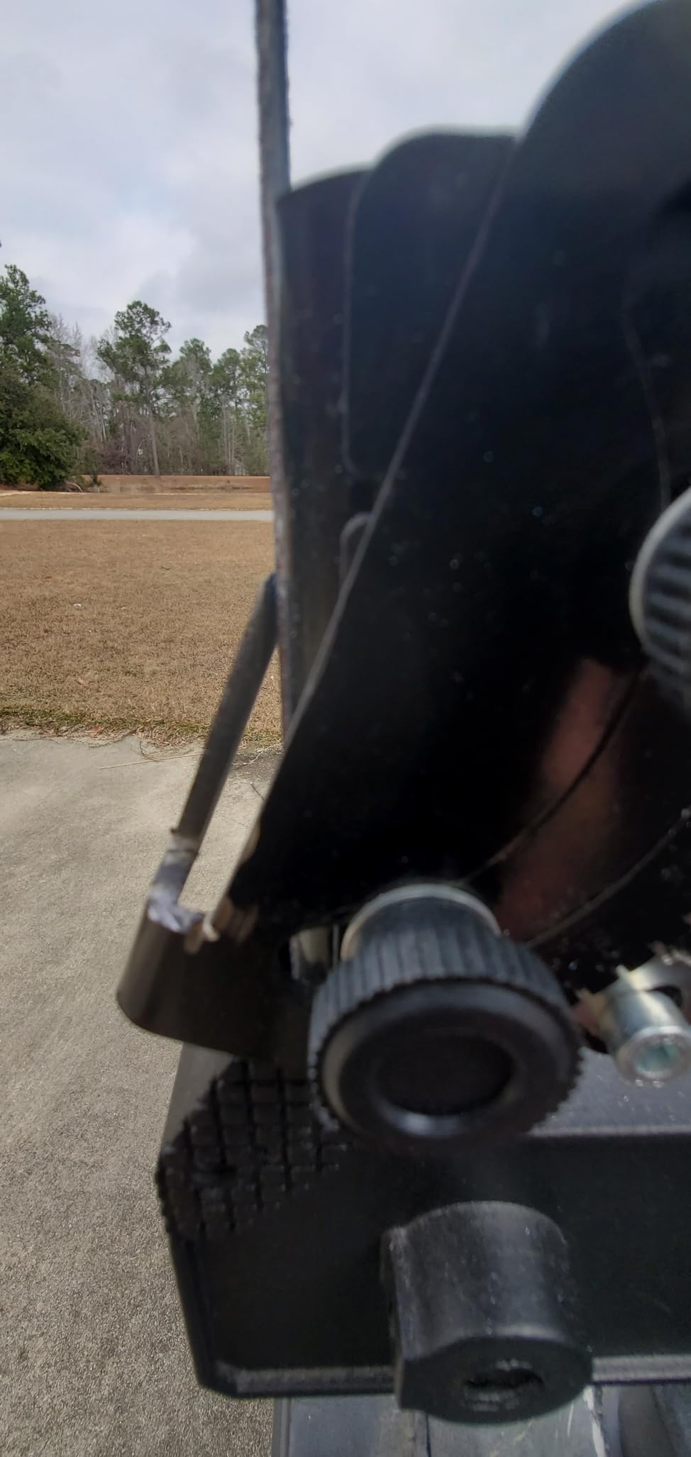 Bucktool Low Speed Bench Belt Grinder Combo, 2.1A 1x30 inch Belt & 6 inch Grinder, 1/3 HP Low Speed Bench Belt Disc Sander Combo for Knife Making, Sharpening, Woodworking, Metalworking customer photo 2