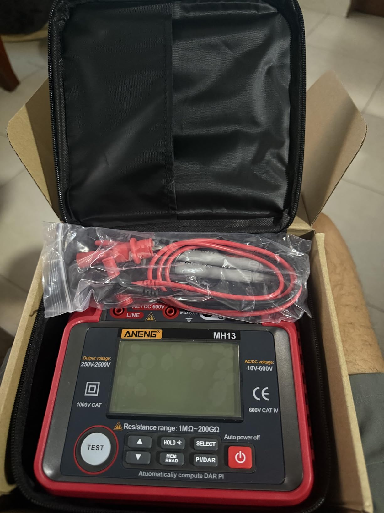 MH13 250V-2500V Digital Insulation Resistance Tester 1MΩ-200GΩ Megger customer photo 1