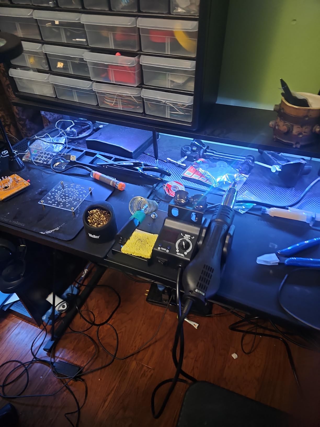 WEP 8858-V Hot Air Rework Station Kit with Compact Size, Integrated Nozzle Holder, 3 Nozzles, 2 Tweezers, Adjustable Temperature& Air Volume, PID Program, °C/°F Conversion and More customer photo 2