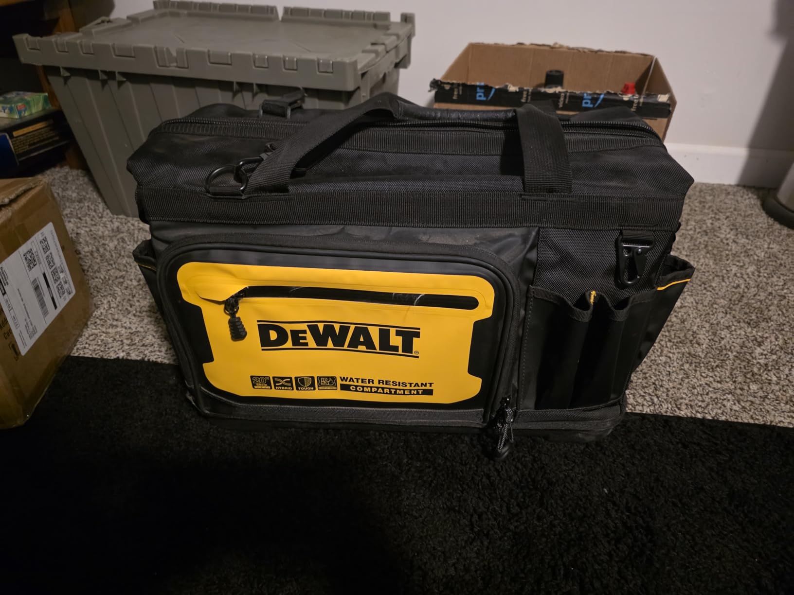 DEWALT 18 Inch Rolling Tool Storage Bag with 27 Pockets (DWST560107) customer photo 1