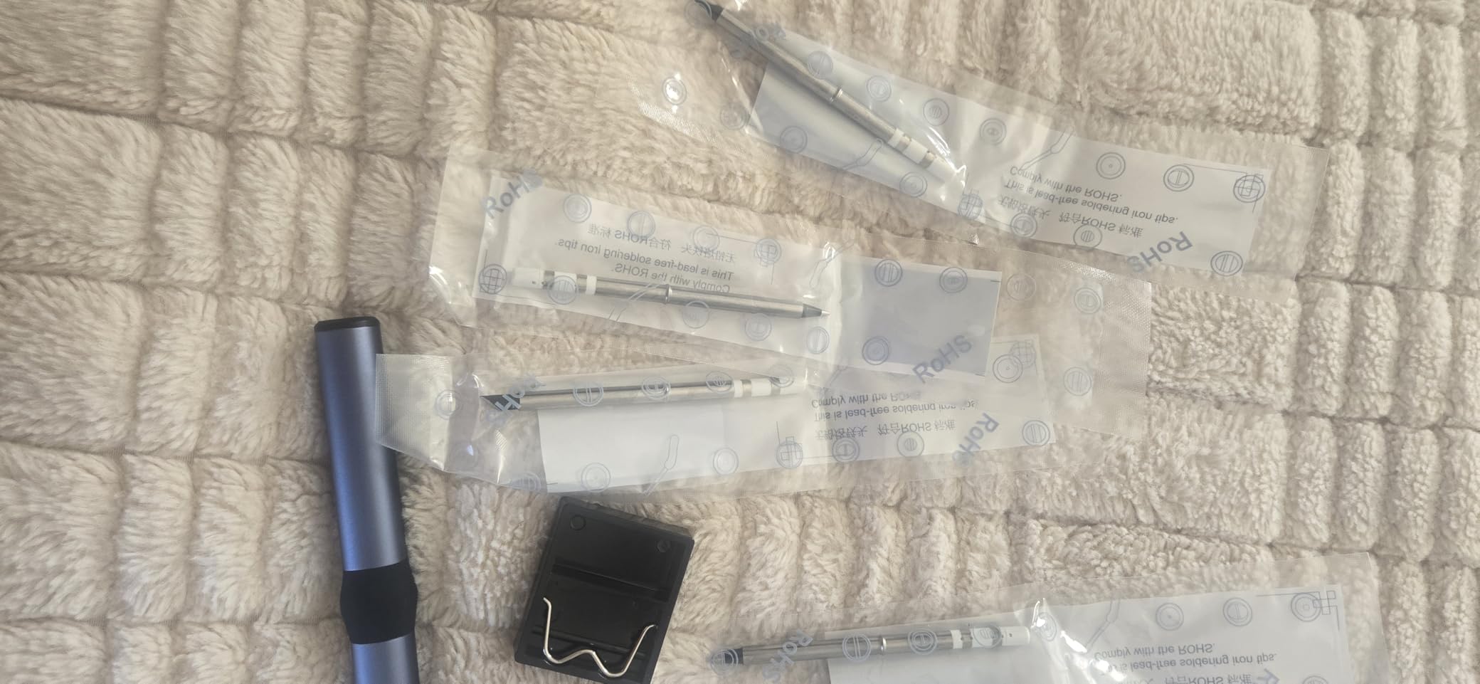 FNIRSI Soldering Iron Kit, DC/PD(96W/65W) Mini Digital Soldering Iron, 180-780℉ Fast Heating, 6 Soldering Tips, Digital OLED Screen Display, Auto Sleep (With Power Adapter) customer photo 2