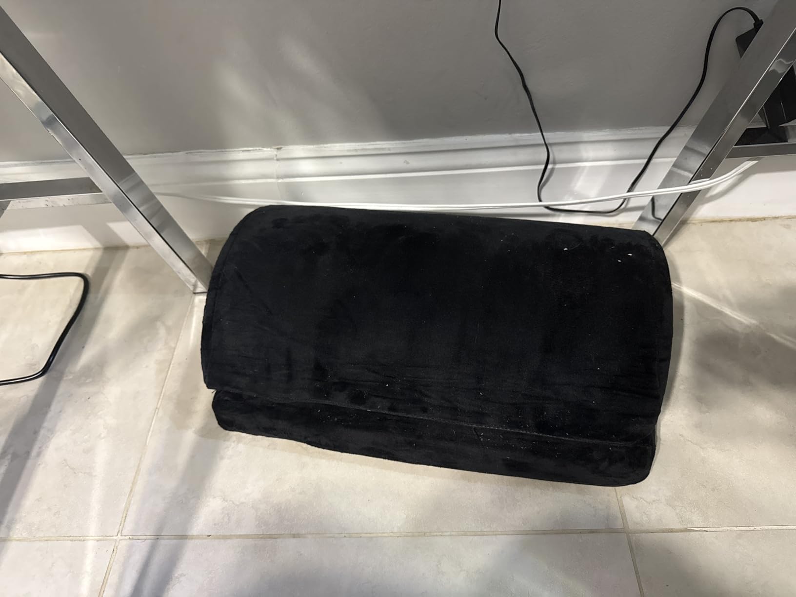 StepLively Foot Rest for Under Desk at Work, Comfortable Foot Stool with 2 Adjustable Heights, Footrest with Washable Cover, for Back & Hip Pain Relief, Suitable for Office, Home and Car (Black) customer photo 2