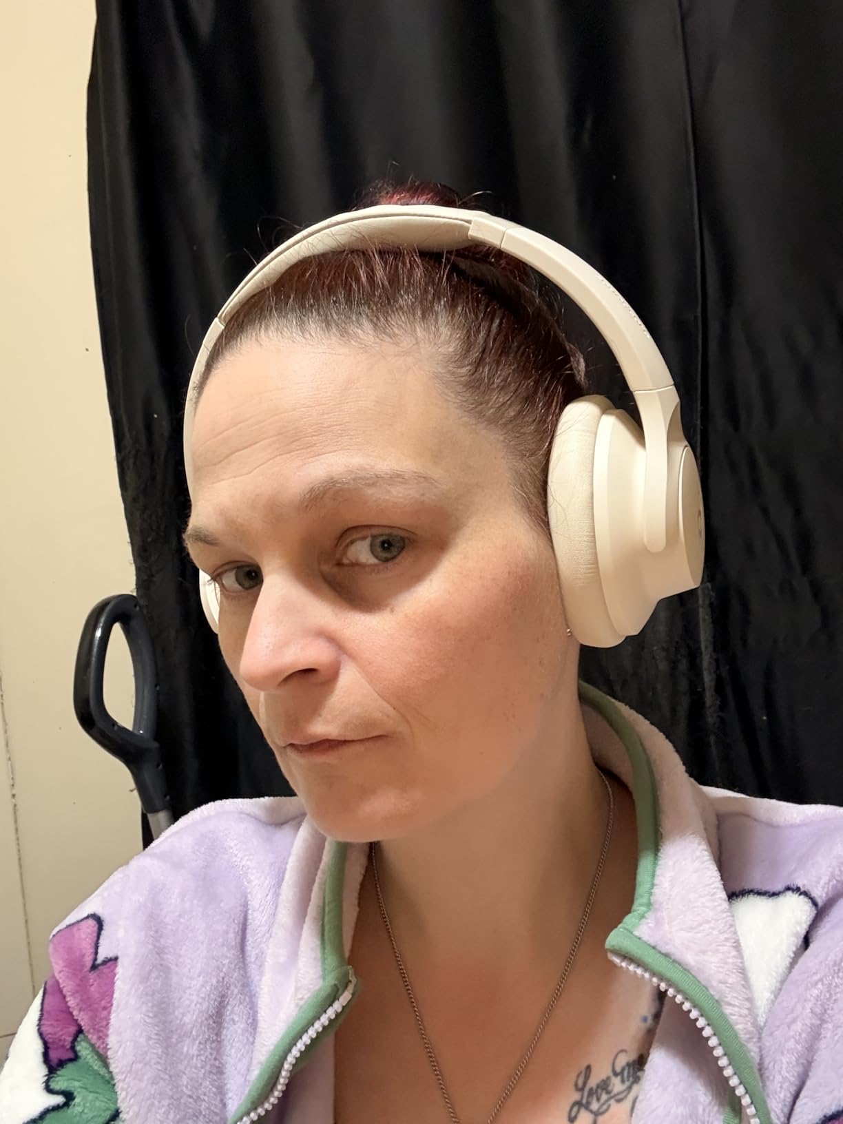 Soundcore by Anker Q20i Hybrid Active Noise Cancelling Headphones, Wireless Over-Ear Bluetooth, 40H Long ANC Playtime, Hi-Res Audio, Big Bass, Customize via an App, Transparency Mode customer photo 1