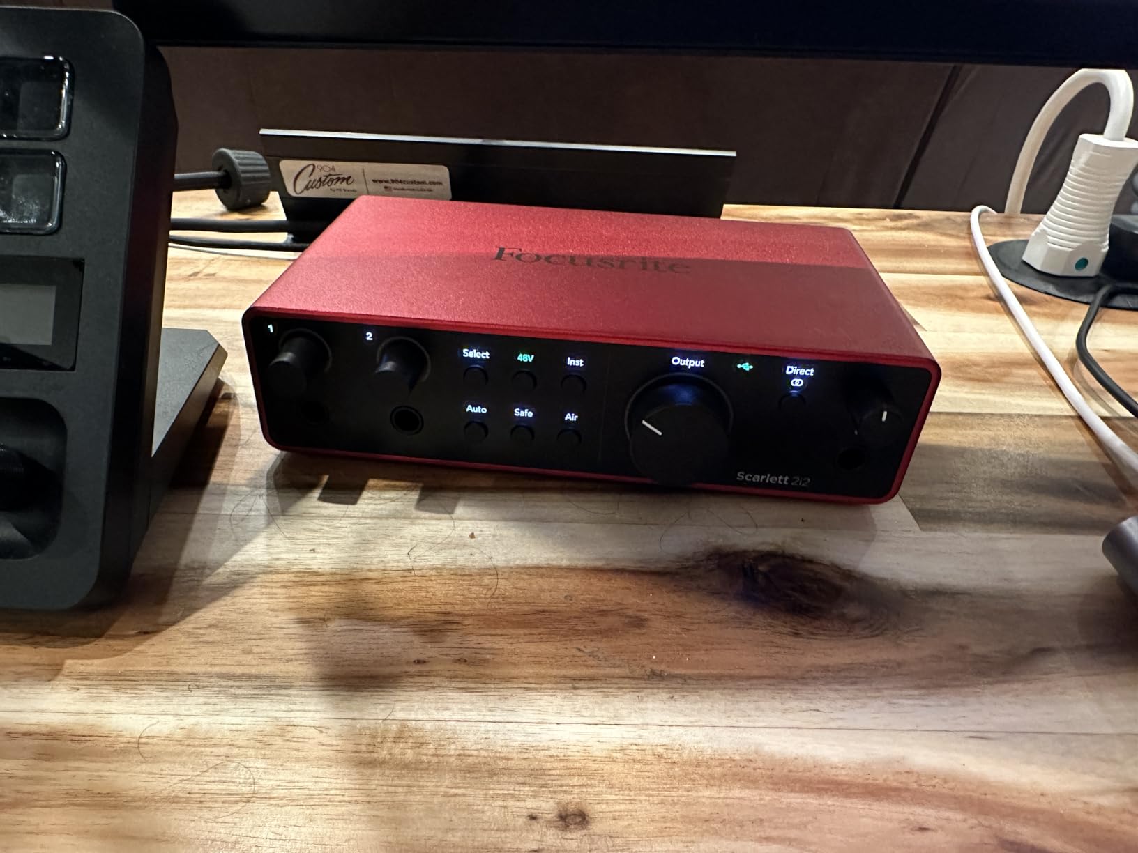 Focusrite Scarlett 2i2 4th Gen USB Audio Interface for Recording, Songwriting, Streaming customer photo 2
