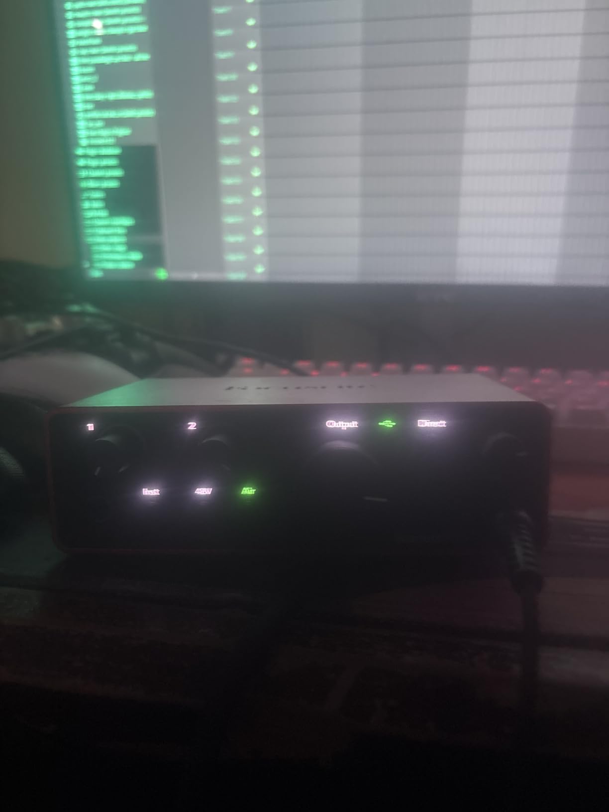 Focusrite Scarlett Solo 4th Gen USB Audio Interface, for the Guitarist, Vocalist, or Producer - High-Fidelity, Studio Quality Recording, and All the Software You Need to Record customer photo 1