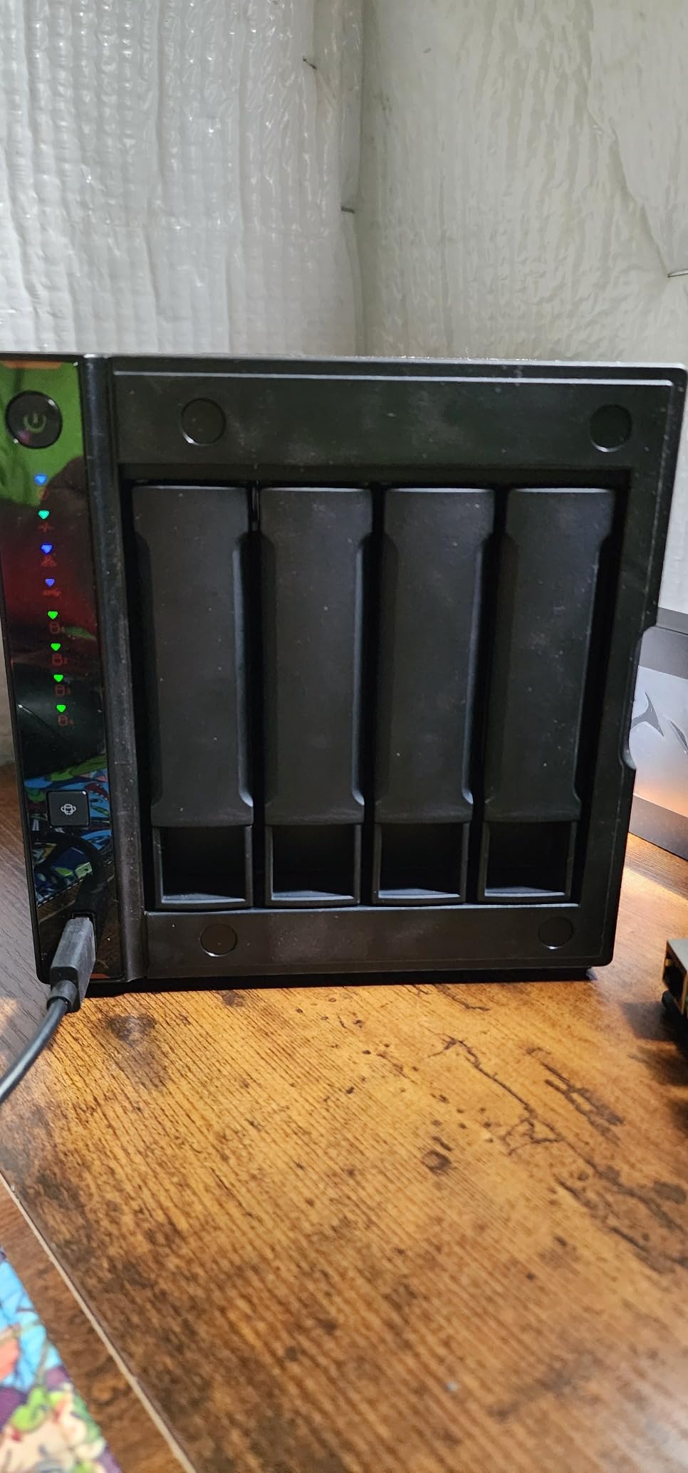 ASUSTOR AS5404T, 4 Bay NAS, Intel Quad-Core 2.0GHz CPU, 4X M.2 NVMe SSD Slots, 2 x 2.5 GbE Ports, 4 GB DDR4 RAM, Cloud Storage for Gaming and Live Stream, Network Attached Storage (Diskless) customer photo 2