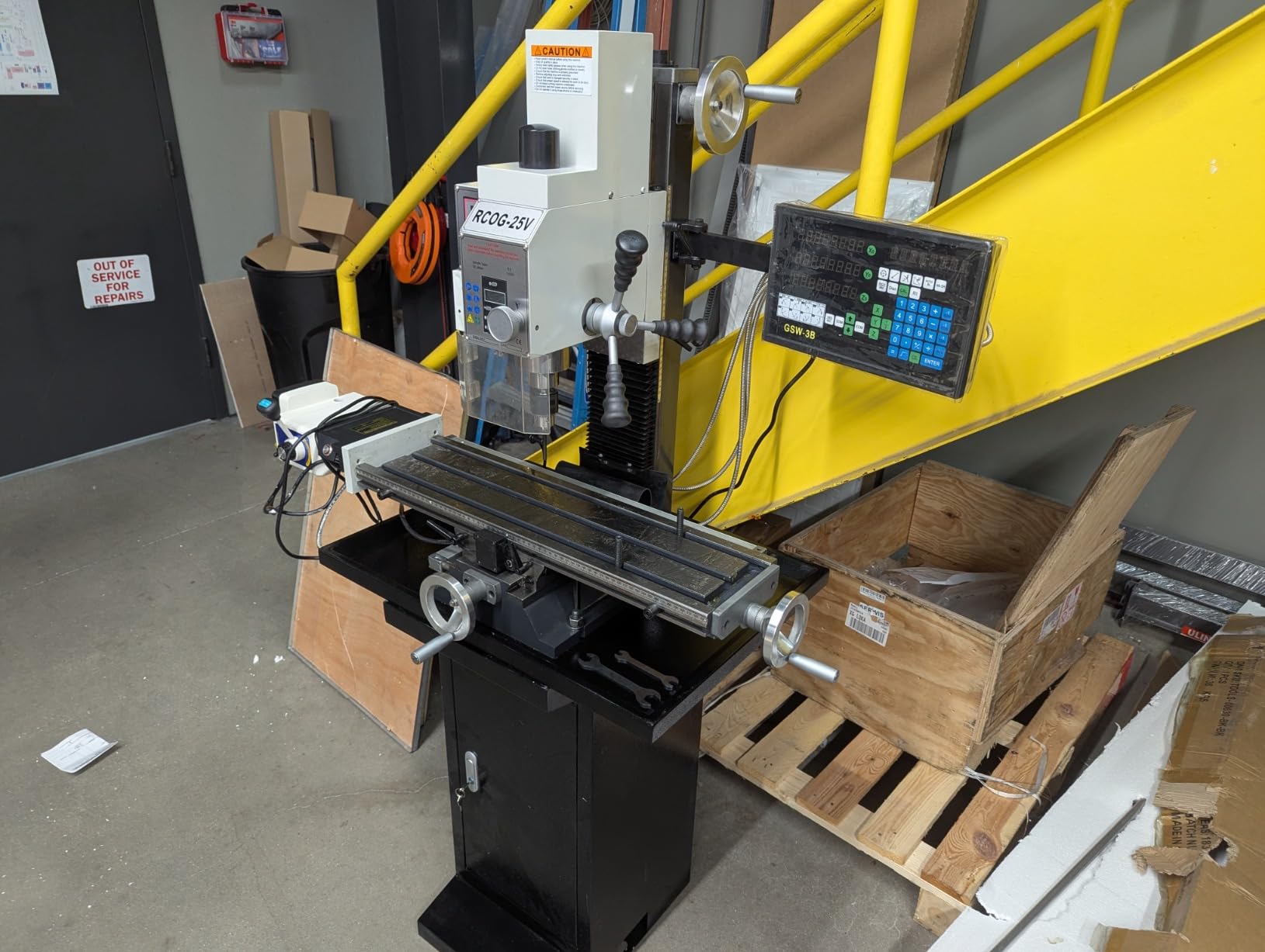 INTBUYING Mini Milling Drilling Machine R8 Benchtop Mill Drill Machine Precision 1100W 50-2250RPM 3-Axis DRO with X Power Feed Bench Clamp for Metal/Wood/Plastic Drill Press with Stand 110V customer photo 1