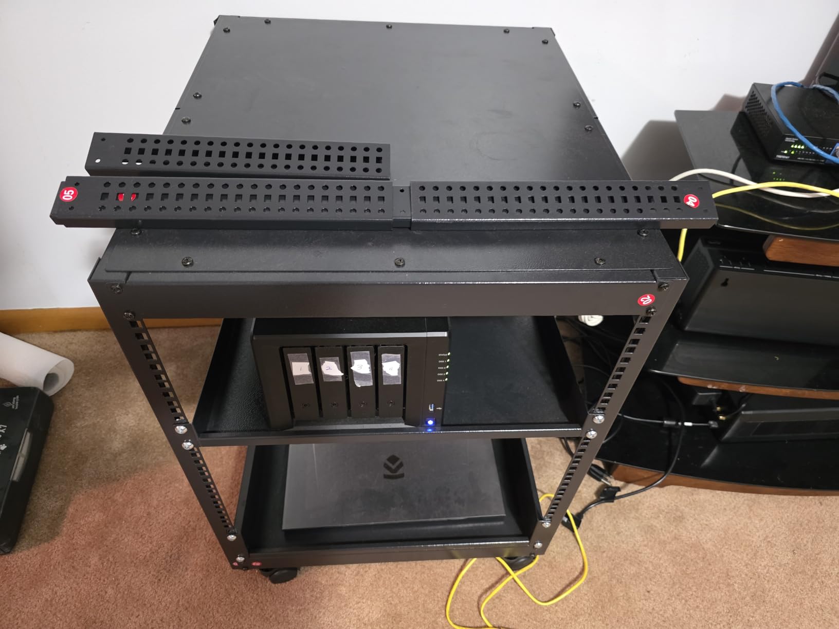 VEVOR 12U Open Frame Server Rack, 23-40 in Adjustable Depth, Free Standing or Wall Mount Network Server Rack, 4 Post AV Rack with Casters, Holds All Your Networking IT Equipment AV Gear Router Modem customer photo 1