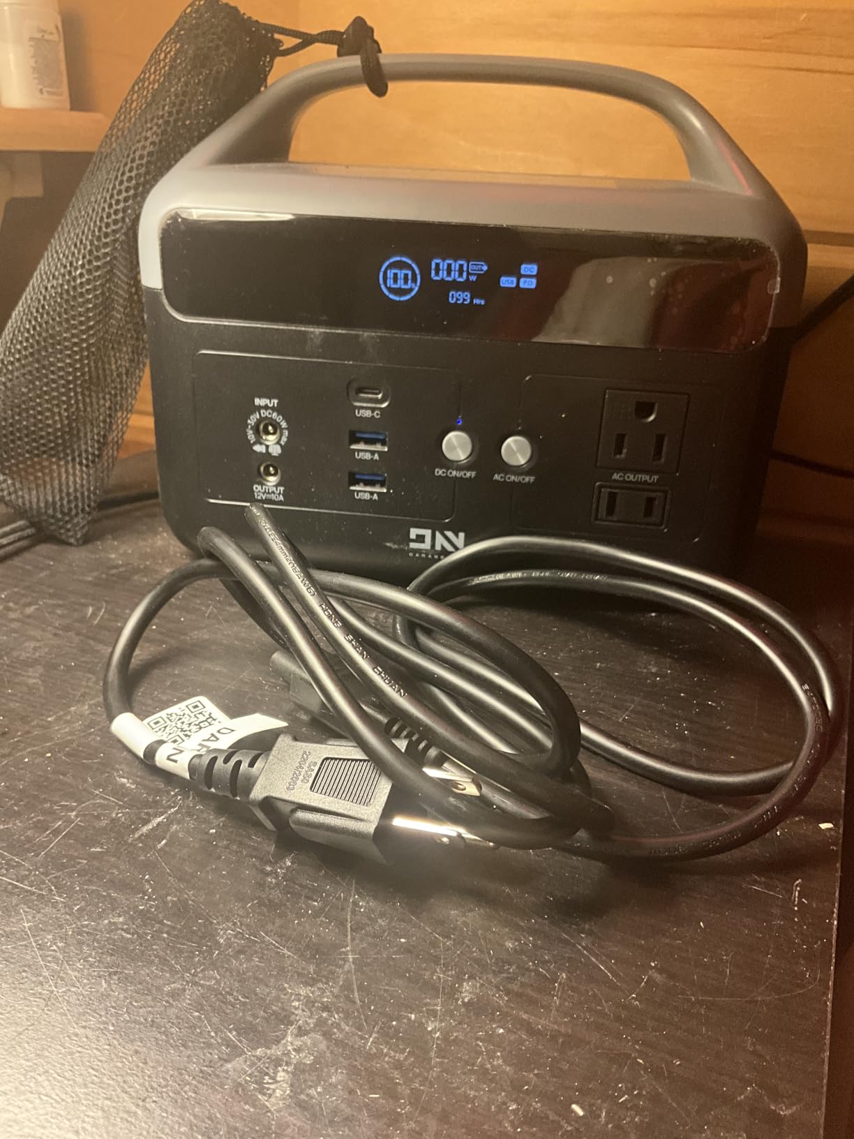 DaranEner Portable Power Station, 192Wh LiFePO4 Battery Backup w/2 300W (Surge 600W) AC Outlets, 2H Fast Charging, Power Bank For Hurricane Emergency/Home/Outdoor Camping/RVs Use customer photo 1