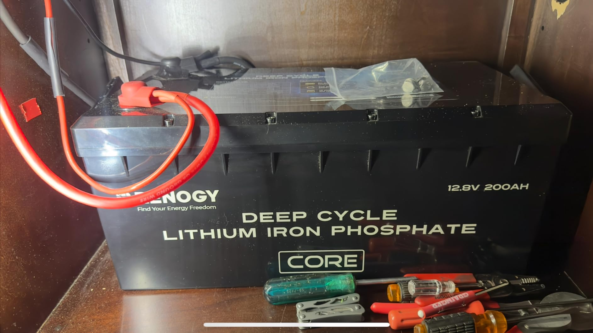 12V 200Ah Lithium LiFePO4 Deep Cycle Battery, 5000+ Deep Cycles, 200A BMS, Backup Power for Trolling motor, Cabin, Marine, Off-Grid Home Energy Storage-Core Series customer photo 1