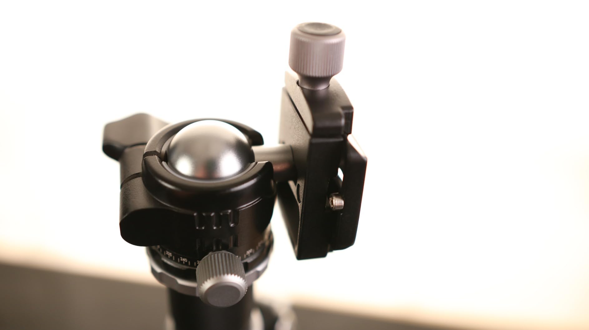 SmallRig AP-20 Carbon Fiber Tripod, 62.2