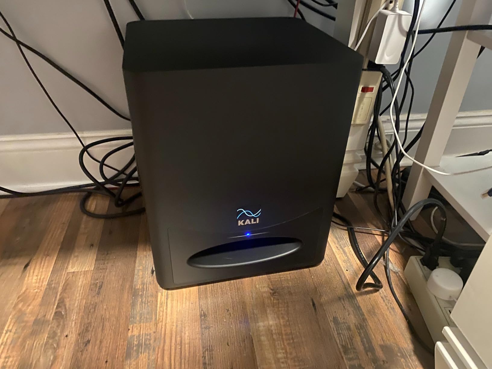 KALI AUDIO WS-6.2 Dual 6 Inch Studio Subwoofer - 600W Small Powered Subwoofer for Music Production - 27Hz Deep Bass customer photo 2