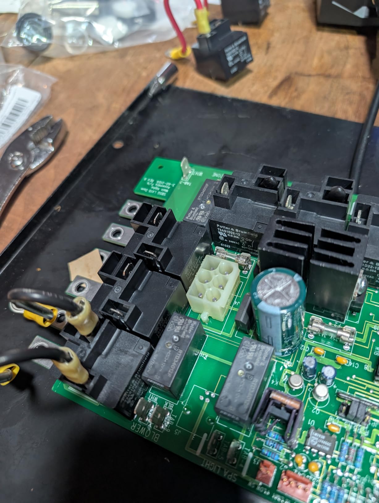 YIHUA 948D III Soldering Iron Desoldering Station Kit with Upgraded Desolder Tool, 110W EVO Solder Iron, Vacuum Pump, 3 Desoldering Nozzles, with Automatic Shutdown, Sleep Mode Functions customer photo 2