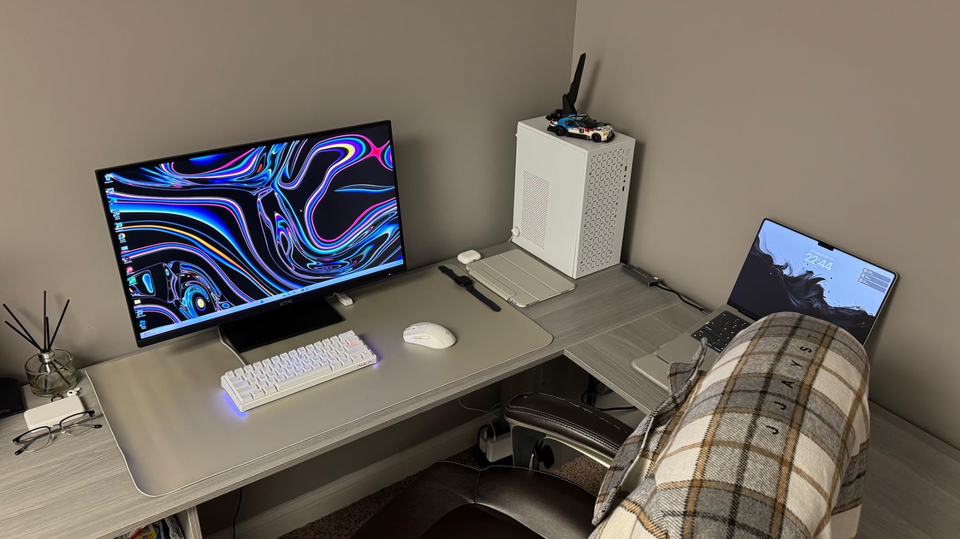 KTC 27'' 2K 170Hz Gaming Monitor - Fast IPS 1ms GTG Pc Monitor with FreeSync G-Sync, HDMI/DP/USB Ports, Height/Tilt/Swivel/Pivot Adjust, 131% sRGB and 97% DCI-P3 Color Gamut for Vertical Monitor customer photo 1