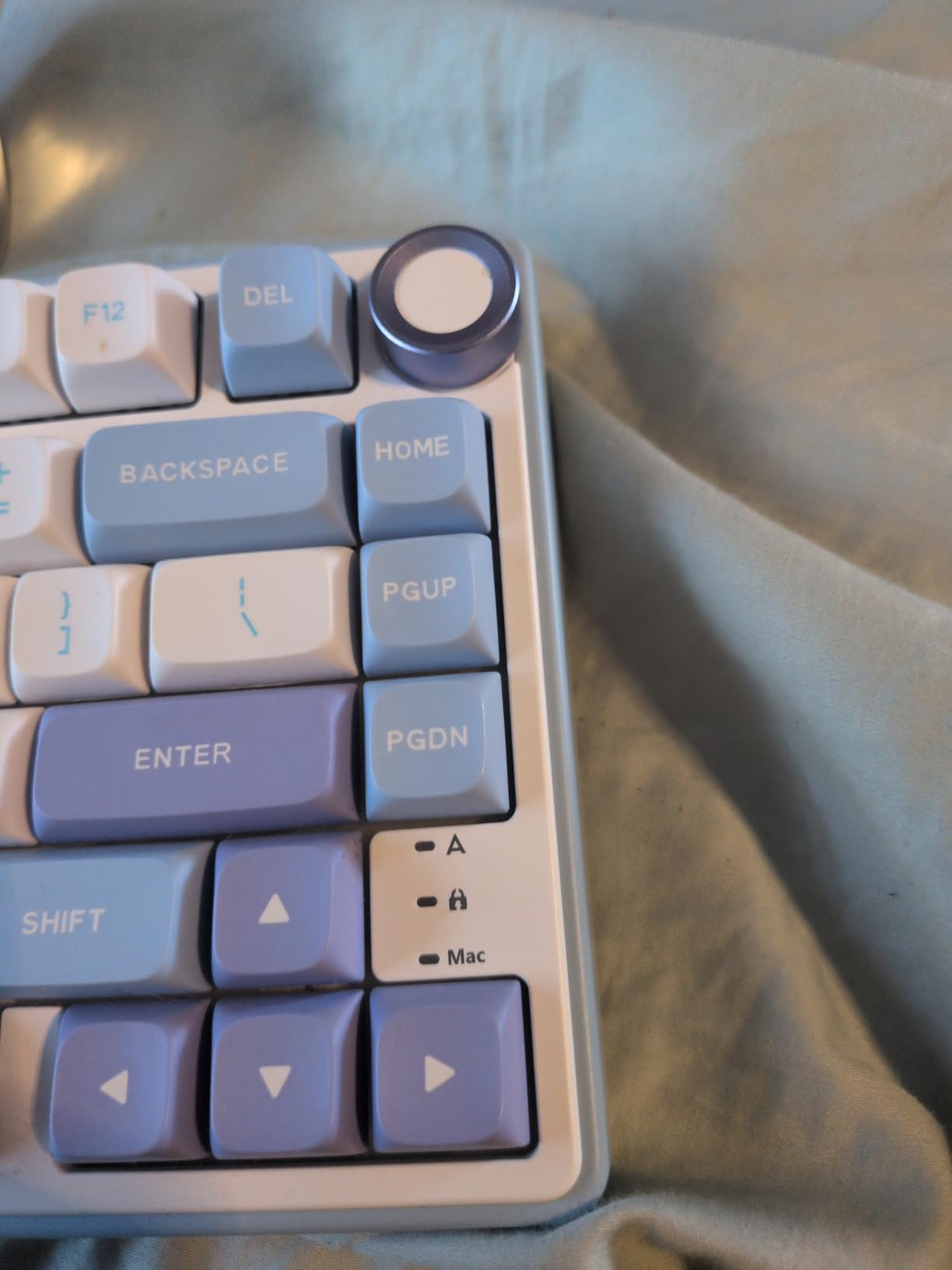 RK ROYAL KLUDGE R75 Wired Mechanical Gaming Keyboard, 75% Hot-Swap Mechanical Keyboard Volume Knob, Soft Pre-lubed Tactile Brown Switch customer photo 2