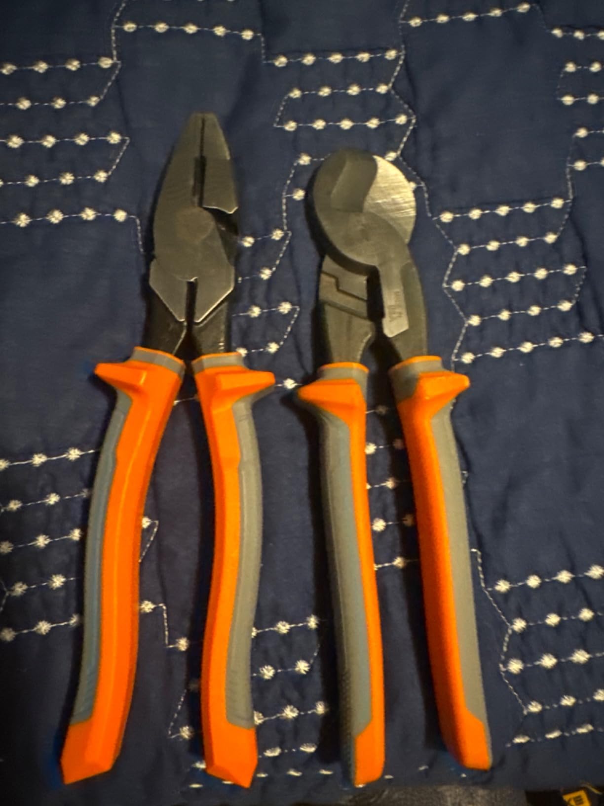 Klein Tools 9421R 1000V Insulated Plier Tool Set, Made in USA, with 3 Pairs of Pliers, Cable Cutter, Wire Stripper, and 2 Screwdrivers, 7-Piece customer photo 2