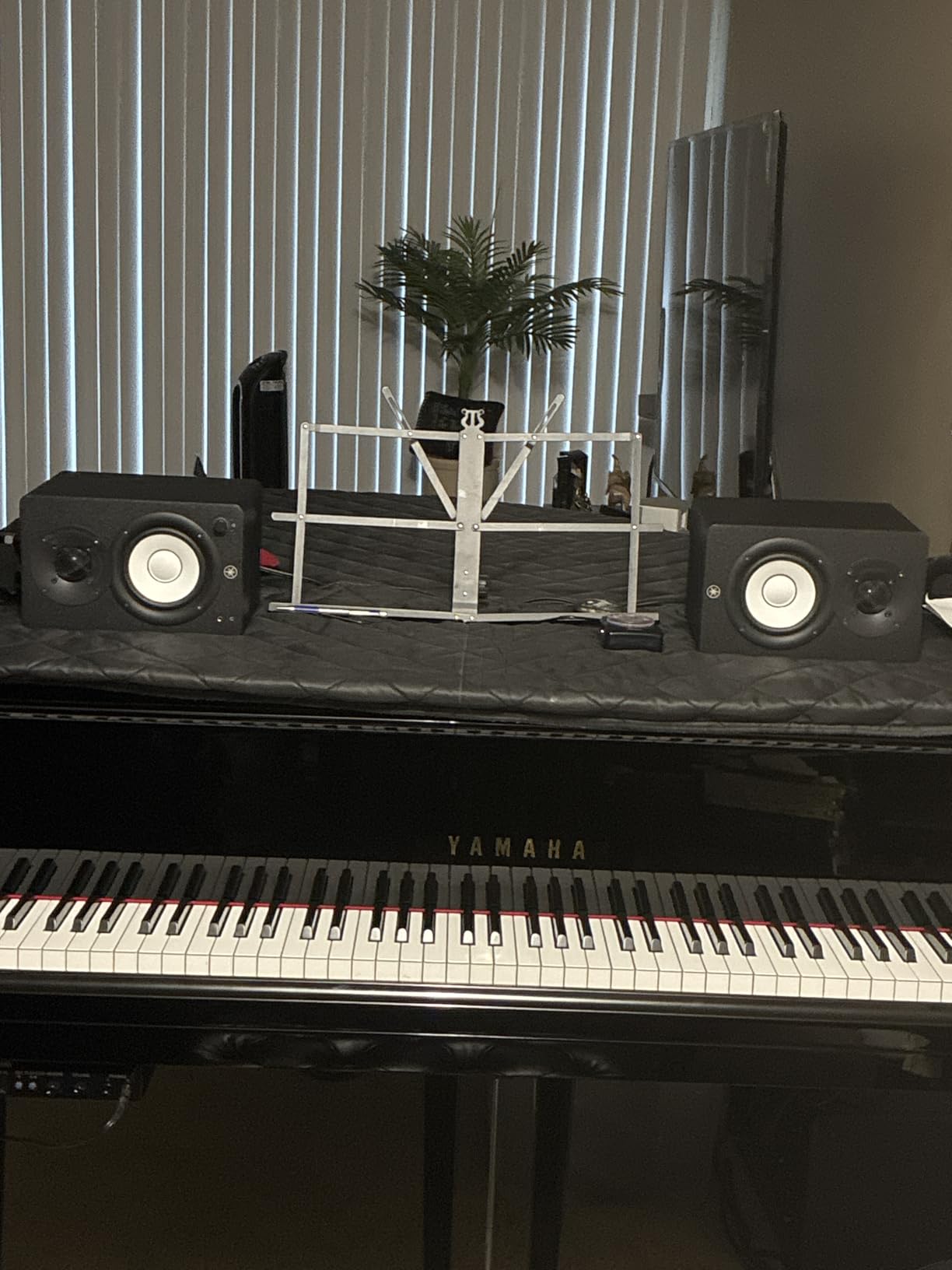 Yamaha HS3 Powered Studio Monitor in Black, Pair (HS3 B) customer photo 2