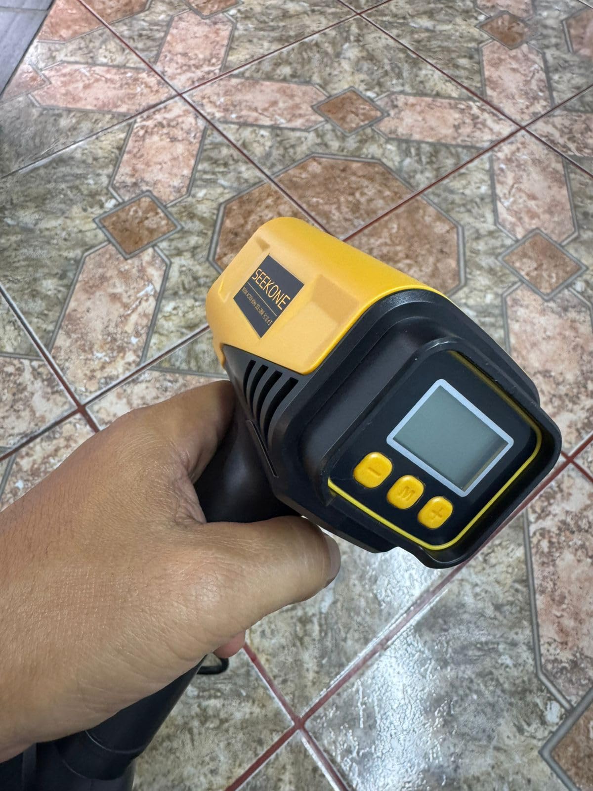 SEEKONE 1800W Heat Gun with LCD Digital Display Compact Design Variable Temperature Control 122℉-1202℉ (50℃-650℃) with Memory Function and 4 Nozzles customer photo 2