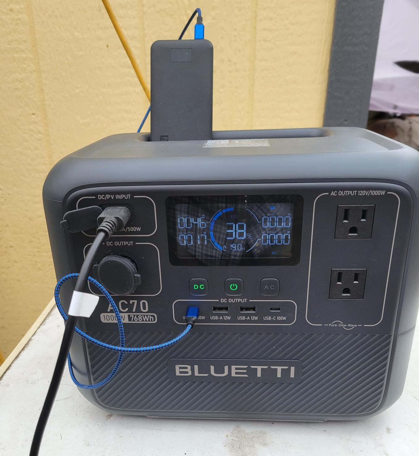 BLUETTI AC70 Portable Power Station, 768Wh Solar Generator w/ 2 1000W AC Outlets (Power Lifting 2000W), 100W Type-C, LiFePO4 Battery Backup For Road Trip, Off-Grid, Power Outage customer photo 2