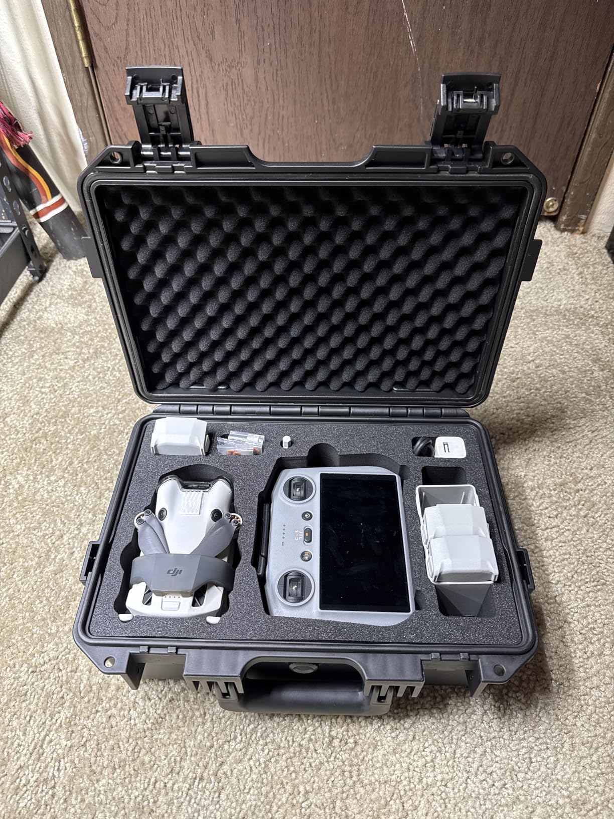 Lykus Titan MM410 Waterproof Hard Case for DJI Mini 4 Pro/Mini 3/Pro and RC2/RC/RC-N2/N1, Support 7 batteries and RC lanyard [CASE ONLY] customer photo 1