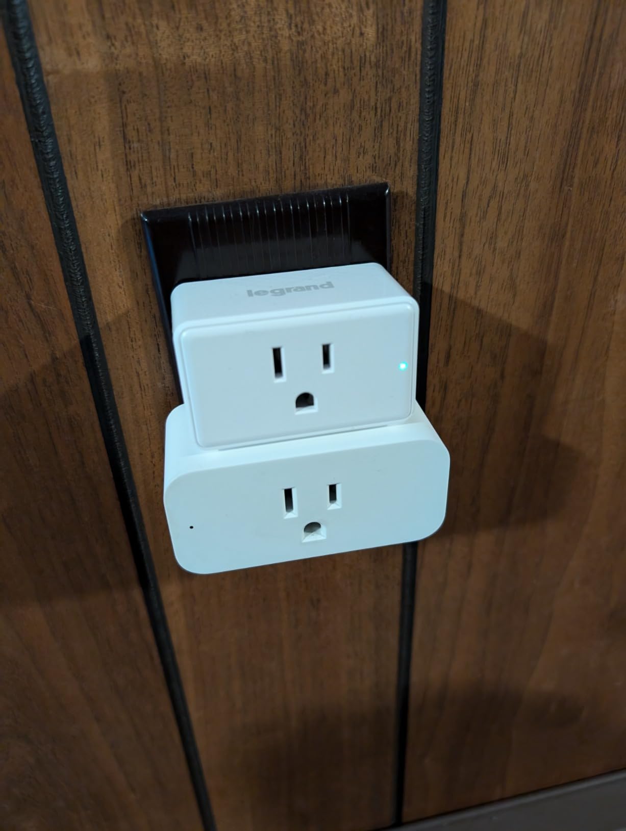 Legrand Radiant Wi-Fi Matter Smart Plug Matter Hub Required 15A, Easy Setup, Enhanced Compatibility with Apple HomeKit, Google Home, Alexa & SmartThings, Easy Wi-Fi Connectivity w/Matter (1 Pack) customer photo 2