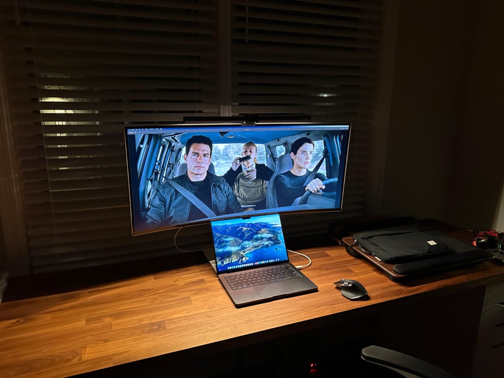 LG 38WR85QC-W 38 inch Curved UltraWide WQHD Nano IPS VESA DisplayHDR 600 144Hz 1ms USB Type-C 90W Computer Monitor NVIDIA G-SYNC AMD FreeSync Premium Pro HDMI DisplayPort Tilt/Height/Swivel Stand White customer photo 1