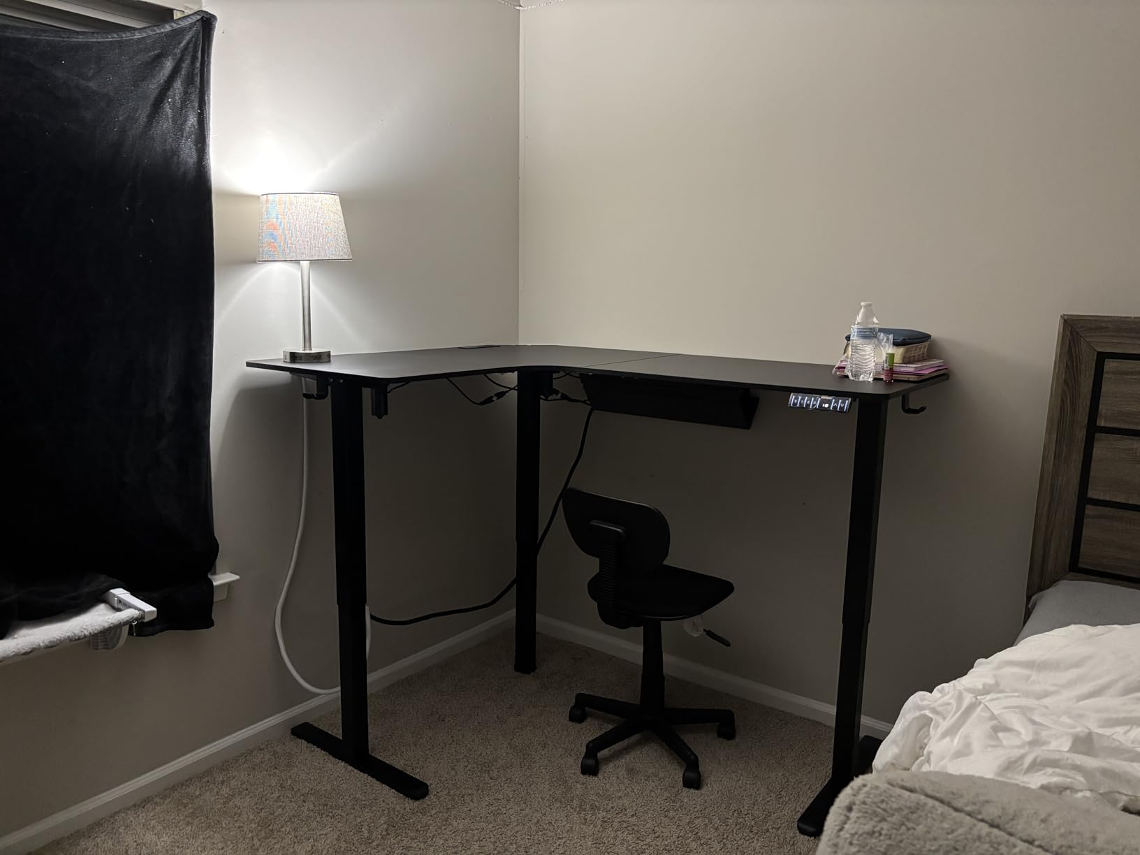 HUANUO 63 L-Shaped Standing Desk, Built-in Power Outlets, Electric Height Adjustable Corner Computer Desk, Large Power Strip Holder, Sit Stand Up Desk with 3 Preset Heights, Black customer photo 2