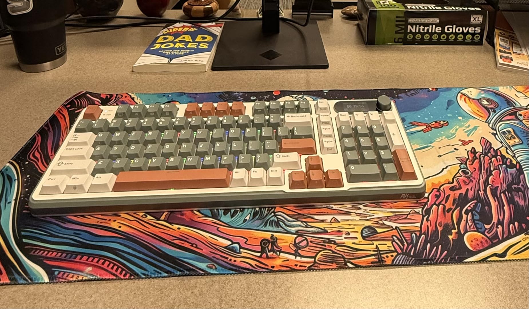 RK ROYAL KLUDGE S98 Mechanical Keyboard w/Smart Display & Knob, Top Mount 96% Wireless Mechanical Keyboard BT/2.4G/USB-C, Hot Swappable, Software Support customer photo 2