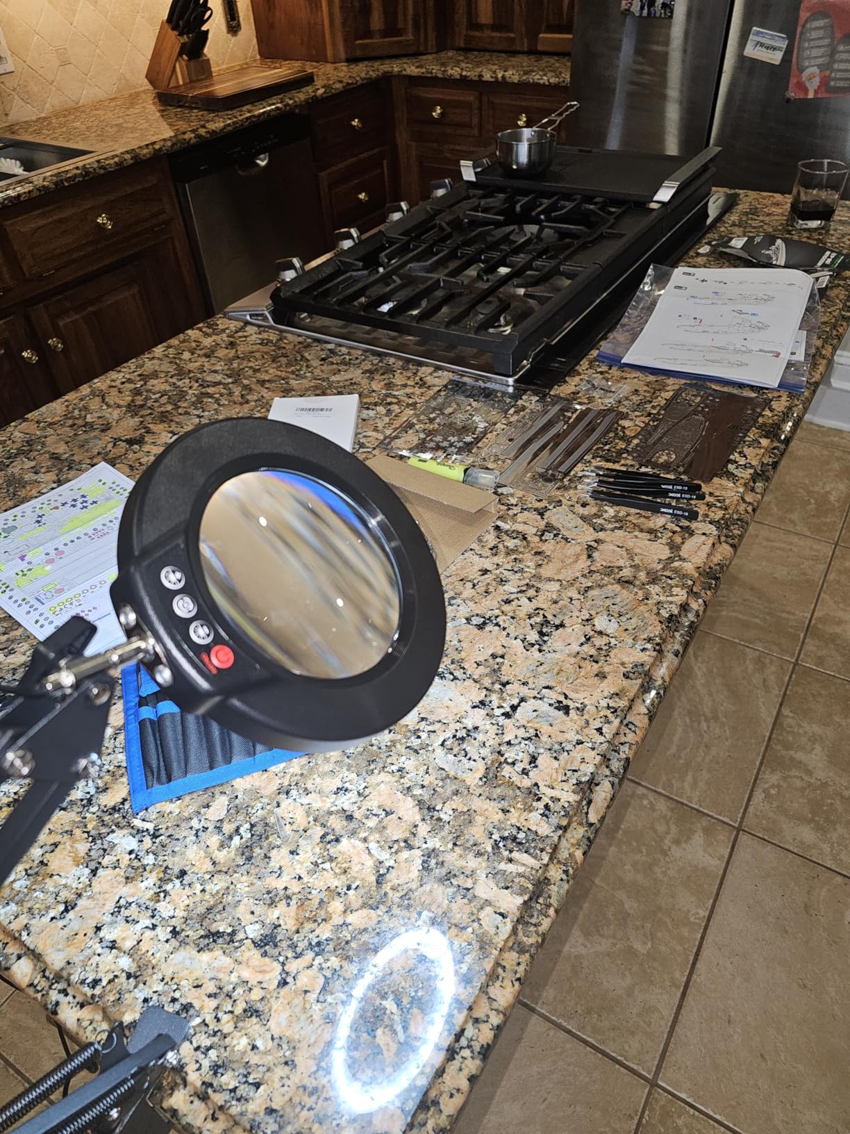 Coyeth 10X Magnifying Glass with Light and Clamp, Real Glass Stand Lighted Magnifier, 5 Color Modes Stepless Dimmable LED Desk Lamp Hands Free for Crafts Hobby customer photo 1