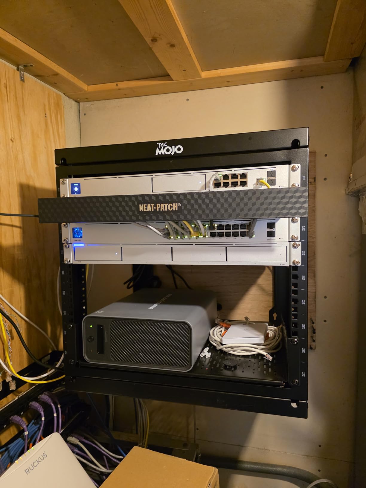 Tecmojo 9U Wall Mount Rack, Server Rack, Open Frame Server Rack, Network Rack for 19inch Computer/AV/Data/IT/Media Equipment, 18inch Depth, 16inch Apart Mounting Holes, Swing Gate, Square and Tapped Holes customer photo 1