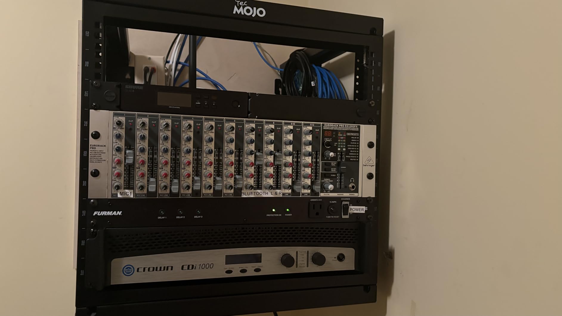 Tecmojo 9U Wall Mount Rack, Server Rack, Open Frame Server Rack, Network Rack for 19inch Computer/AV/Data/IT/Media Equipment, 18inch Depth, 16inch Apart Mounting Holes, Swing Gate, Square and Tapped Holes customer photo 2