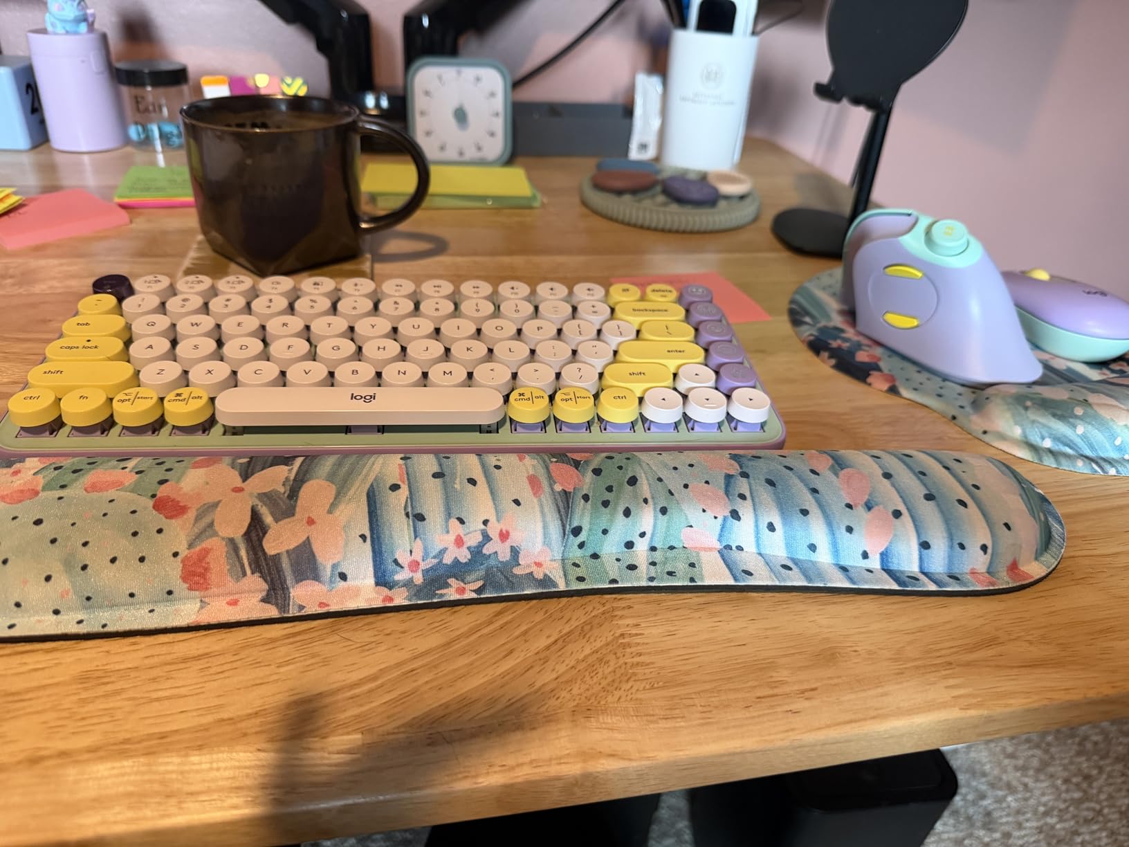 seenda Ergonomic Mouse Wireless, MOU-302 Bluetooth Vertical Mouse Rechargeable, Volume Knob, Quiet Mice with 1000/1600/2400 DPI, 3 Multi-Device Connectivity for Computer/PC/Laptop/Mac, Purple customer photo 2