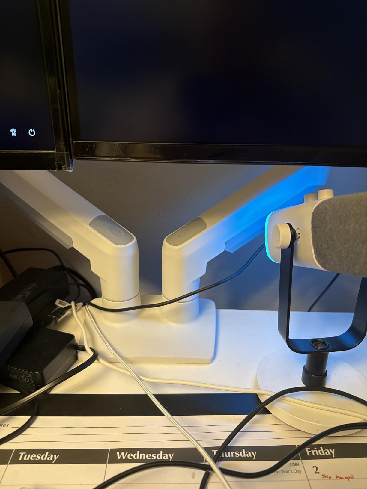 HUANUO Dual Monitor Stand - Full Adjustable Monitor Desk Mount Swivel Vesa Bracket with C Clamp, Grommet Mounting Base for 13 to 32 Inch Computer Screens - Each Arm Holds 4.4 to 19.8lbs - White customer photo 1