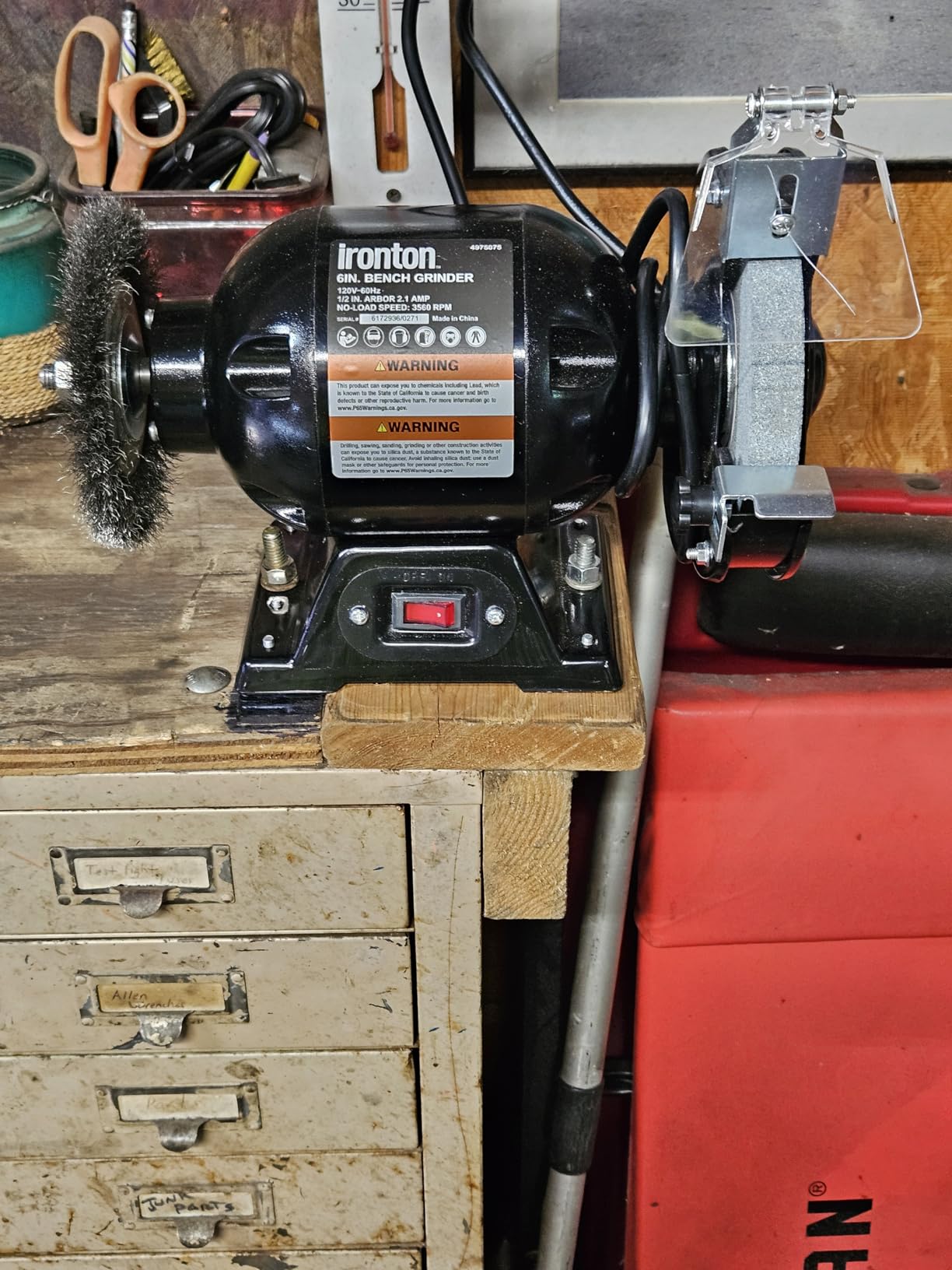 Ironton Benchtop Grinder with 6in. Wheel, 2.1 Amps, 1/2 HP, 3560 RPM Max. Speed customer photo 1