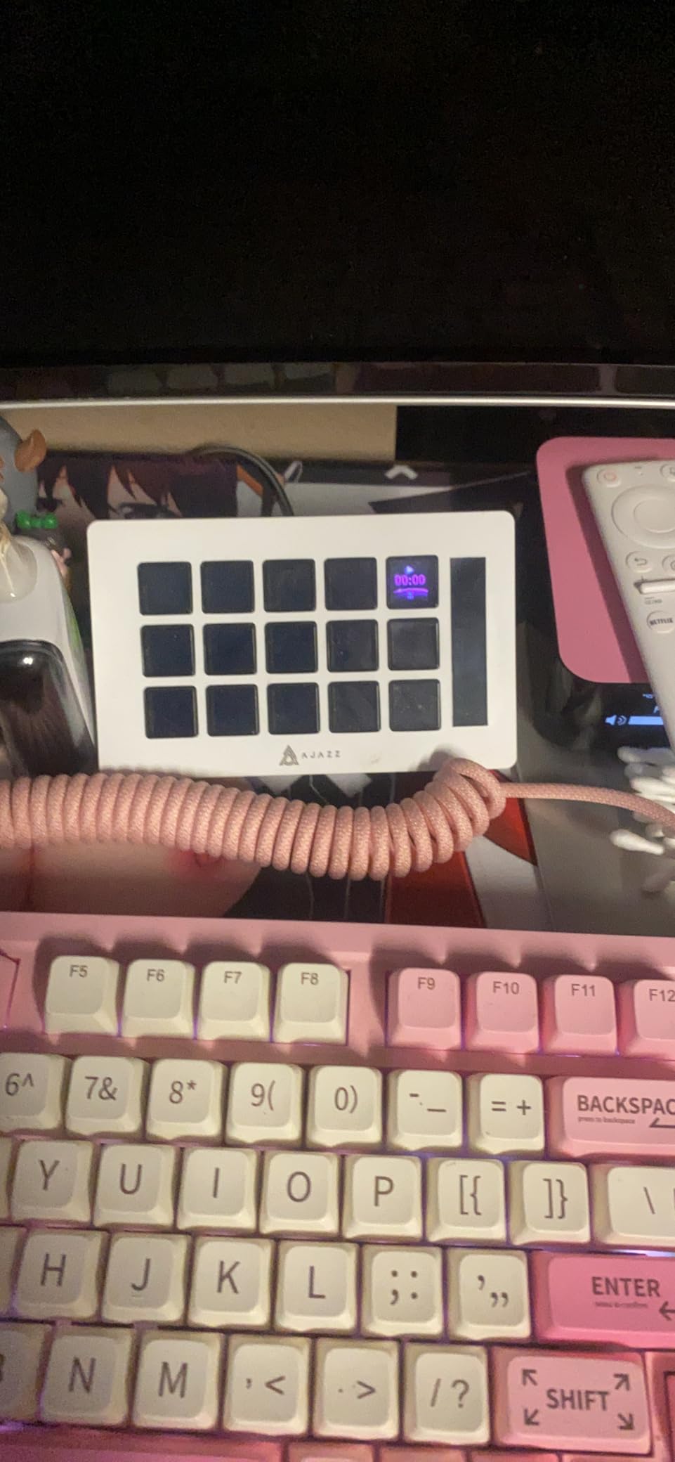 A.JAZZ AKP153 Streaming Studio Controller Keypad Type-c Wired with 15 Macro LCD Key&1 Side Screen Display Detachable Stand for Multi Action Triggered in Win MAC Twitter TikTok YouTube OBS App(Black) customer photo 2