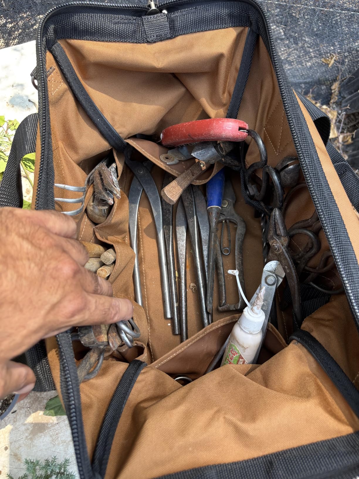 Carhartt Onsite Tool Bag, Durable Water-Resistant, Tool Storage Bag, Midweight, 13-Inch 15 Pocket, Carhartt Brown customer photo 1