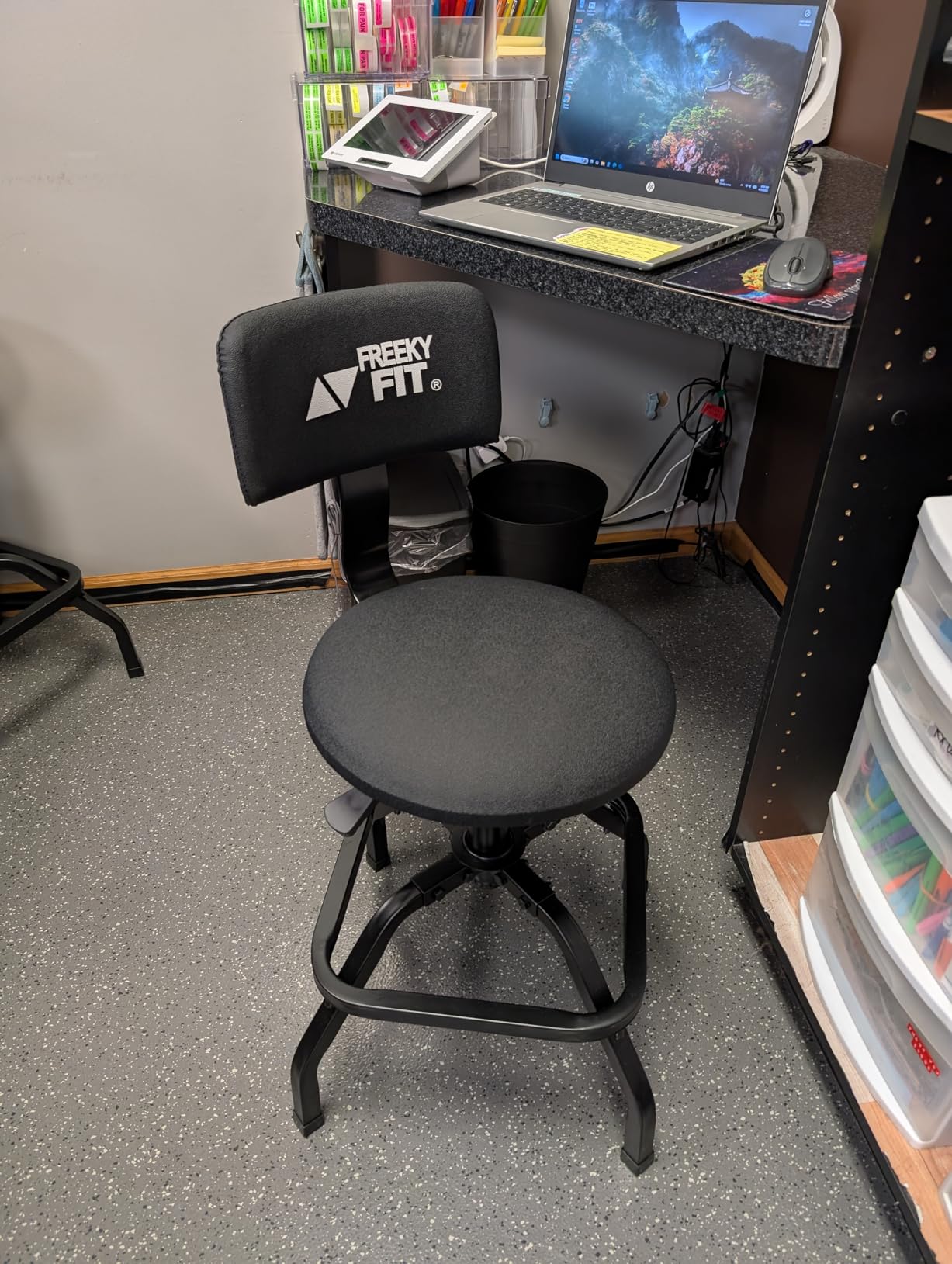 Shop Stool with Backrest, Mechanic Garage Stool for Workshop, Adjustable Shop Stools Chair, Padded Workbench Stools for Men Women, 300 LBS Capacity, 360 Swivel PVC Seat, Heavy Duty, Black customer photo 1