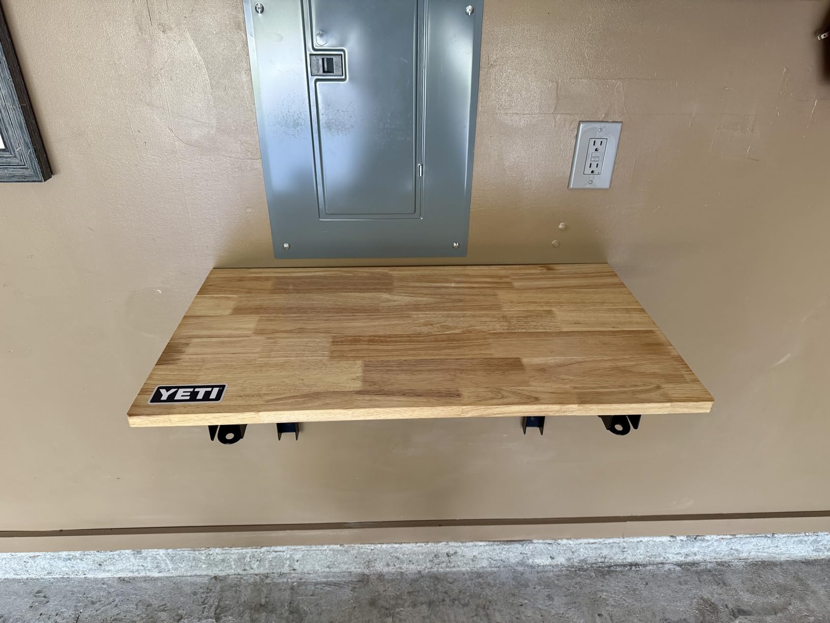 TORACK Heavy Duty Wall Mounted Folding Workbench, Space-Saving Collapsible Wall Table/Desk for Garage Workshop, Holds Up to 550 lbs (Board Size: 47.25 x 22.75 in) customer photo 1