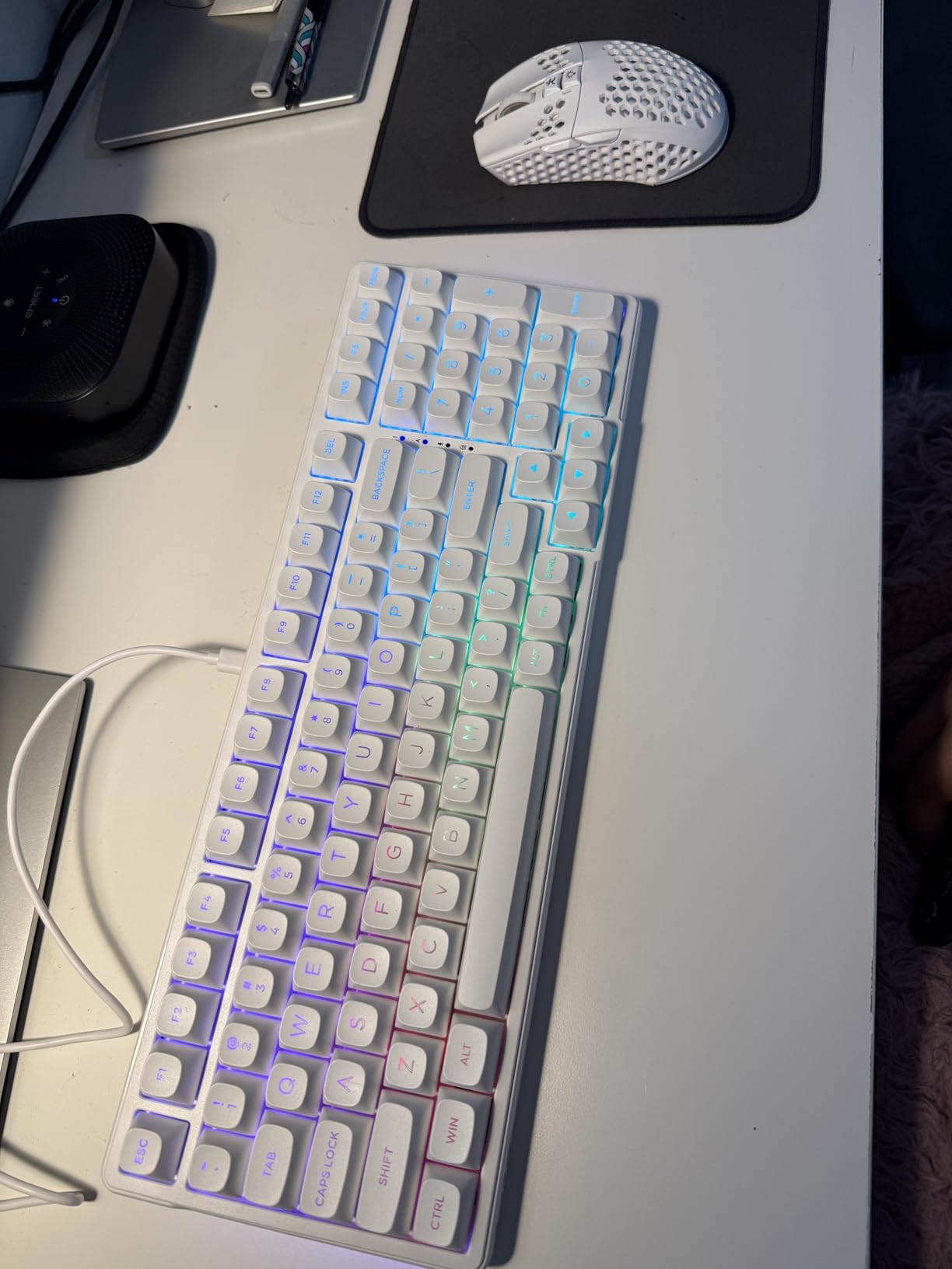 HUO JI E-Yooso Creamy Mechanical Keyboard Wired, Hot Swappable, Pre-lubed Linear Switches, Gasket Structure with Sound Dampening Foam, RGB Backlit, 99 Keys Custom Gaming Keyboard for PC/Mac,White customer photo 2