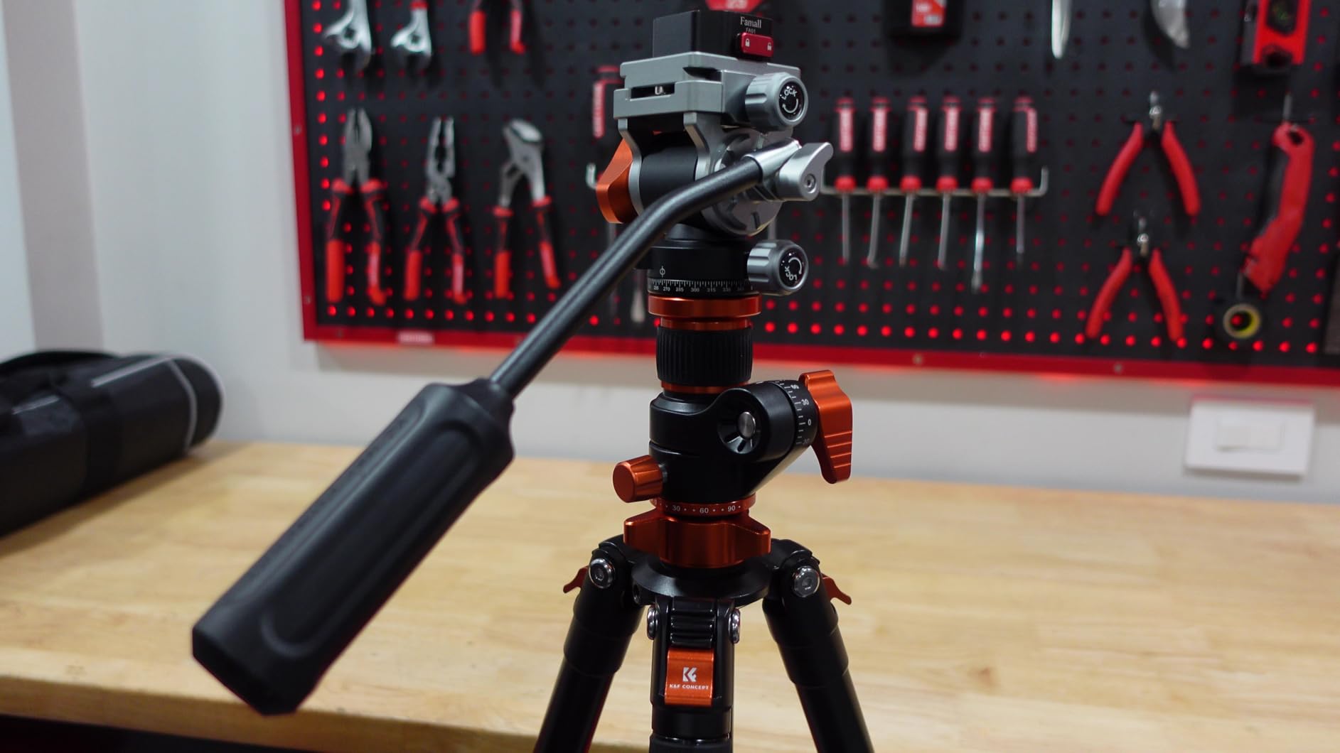 K&F CONCEPT 90''/230cm Overhead Camera Tripod, Horizontal Shooting Video Tripods with Fluid Head Heavy Duty, Detachable Monopod, for Indoor and Outdoor Use T254A7+FH-03 customer photo 2