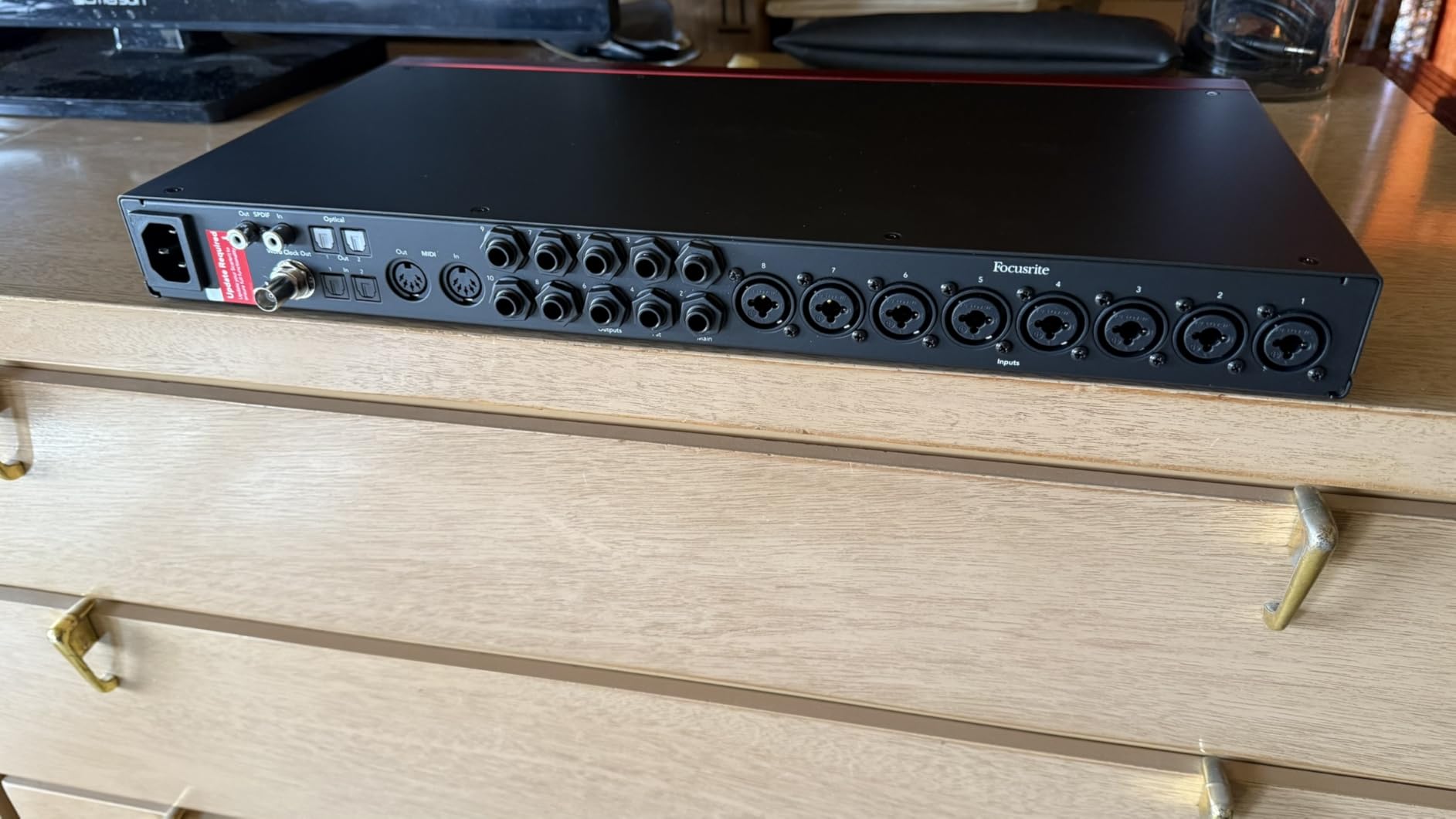 Focusrite Scarlett 18i16 4th Gen USB Audio Interface, for Songwriting, Music Production, Recording, and Podcasting - High-Fidelity, Studio Quality Recording, and All the Software You Need to Record customer photo 1