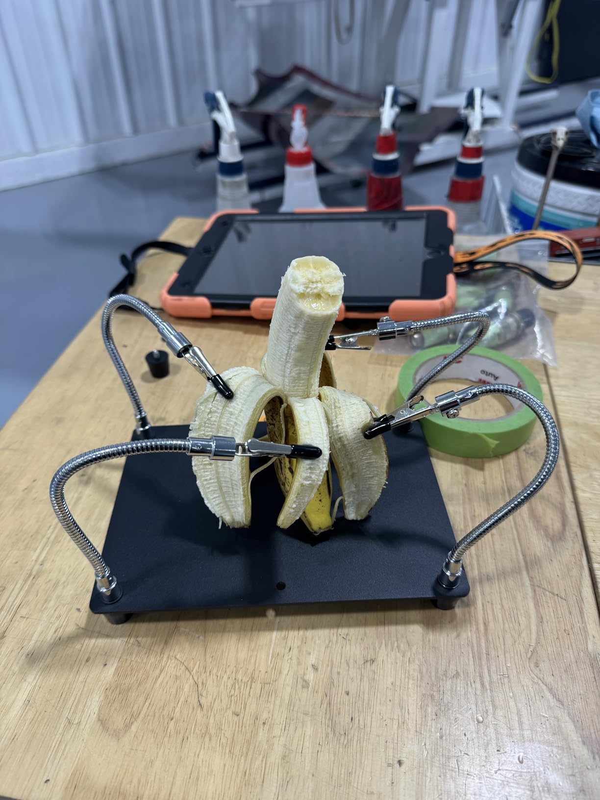 Kaisiking Helping Hands Soldering Station with Magnifying Glass, PCB Holder 4 Flexible Arms Magnifier and Third Hand Soldering Tool for Electronic Repair Soldering Jewelry Crafts customer photo 1