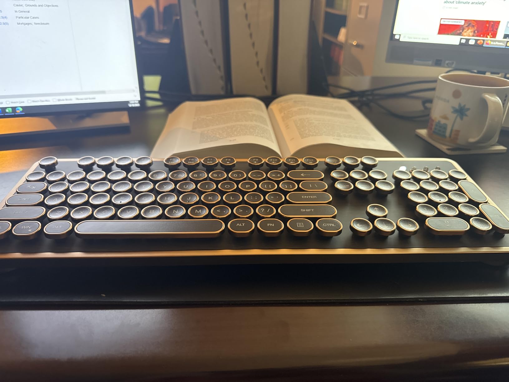 GLENCREAG RK104 Retro Mechanical Keyboard, Wired Full-Size 104 Keys with Typewriter Round Keycaps, Wooden Grain, N-Key Rollover, Green Linear Switches, Ideal for Retro Lovers customer photo 2