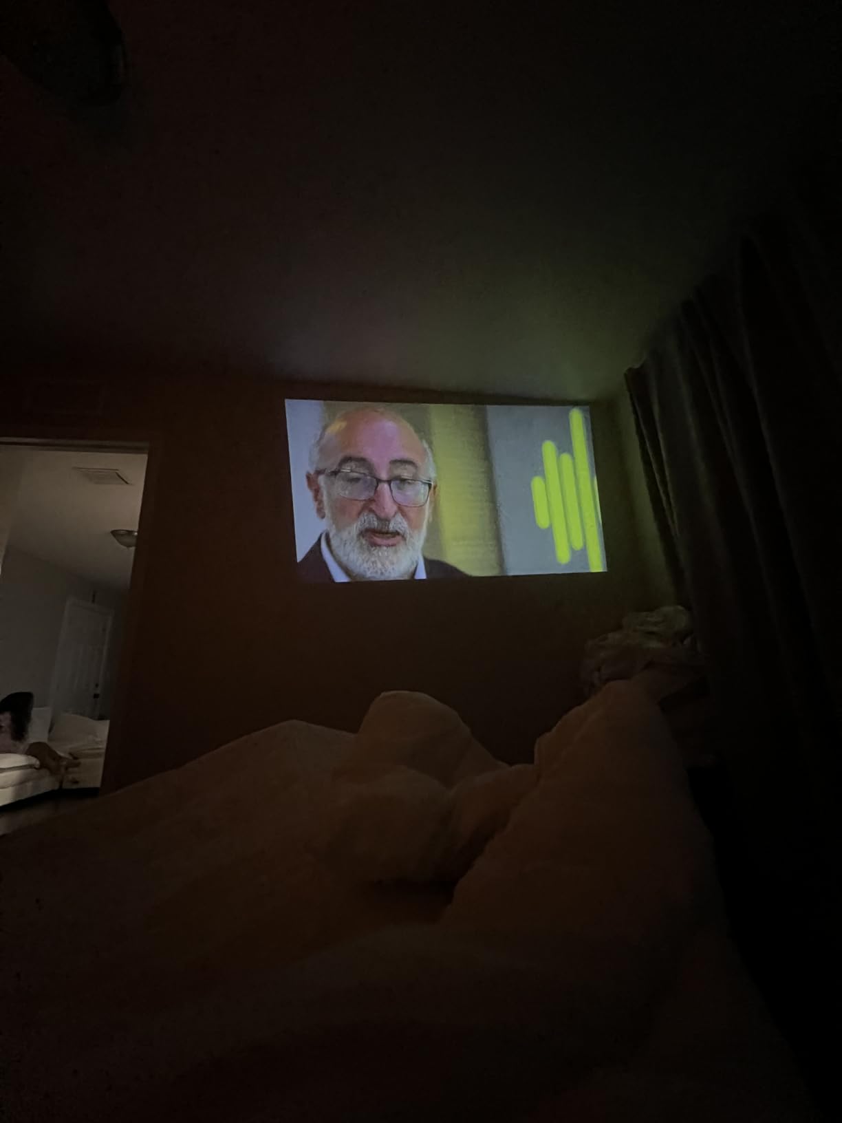 Kodak Ultra Mini Portable Projector -1080p HD support Black LED DLP Rechargeable Pico Projector - 100