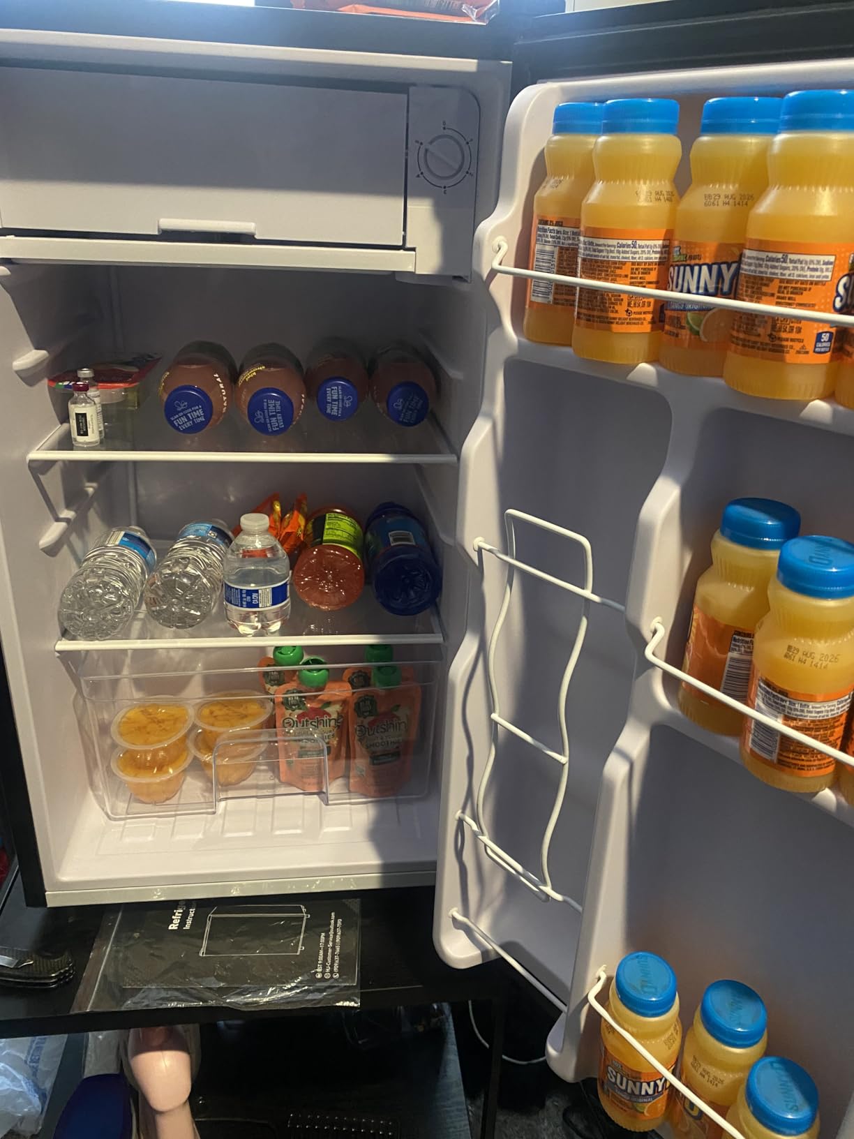 Sweetcrispy 3.2 Cu.Ft Mini Fridge with Freezer Small Refrigerator Single Door Adjustable Thermostat Energy-efficient Low Noise, Compact Fridge for Bedroom, Office, Dorm (Silver Door) customer photo 1